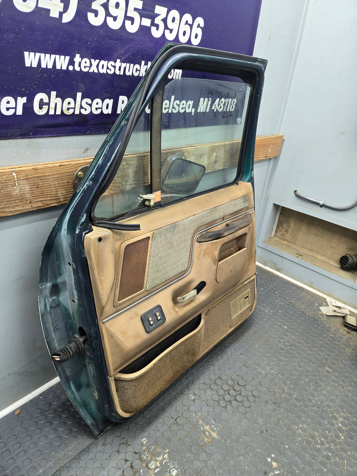 1987-1997 Ford F Series F250 F350 F450 F550 Passenger Side Front Door RH