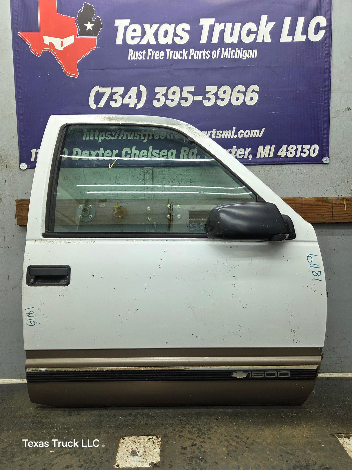 1988-2000 Chevrolet Silverado Suburban GMC Sierra RH Front Passenger Door