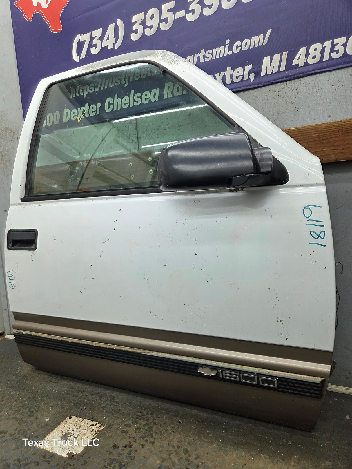 1988-2000 Chevrolet Silverado Suburban GMC Sierra RH Front Passenger Door
