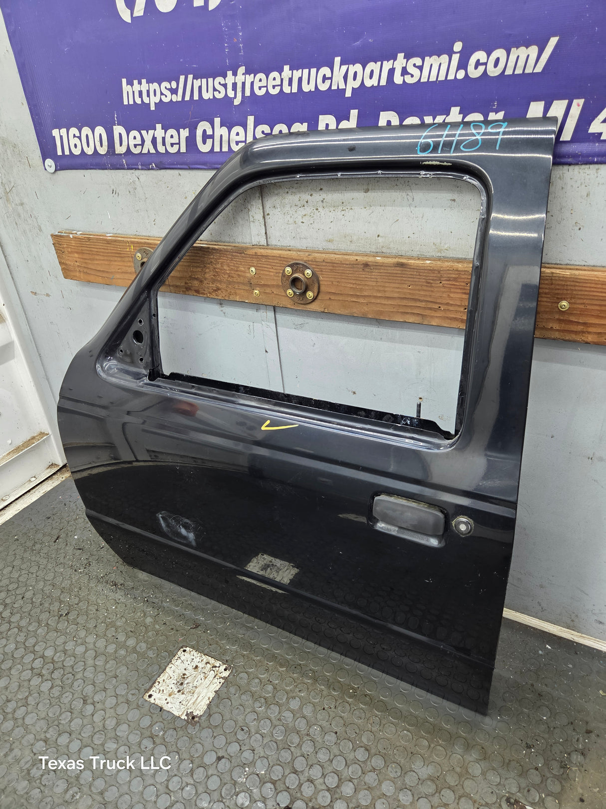 2003-2005 Ford Ranger Driver Side Front Left Hand Door