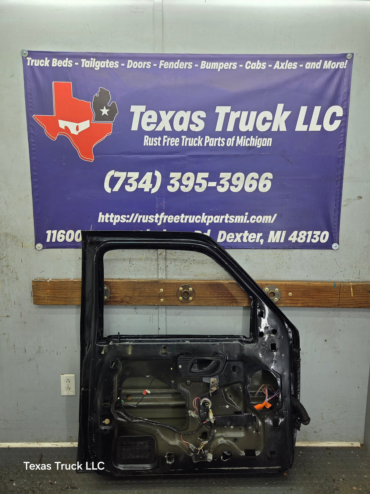 2003-2005 Ford Ranger Driver Side Front Left Hand Door