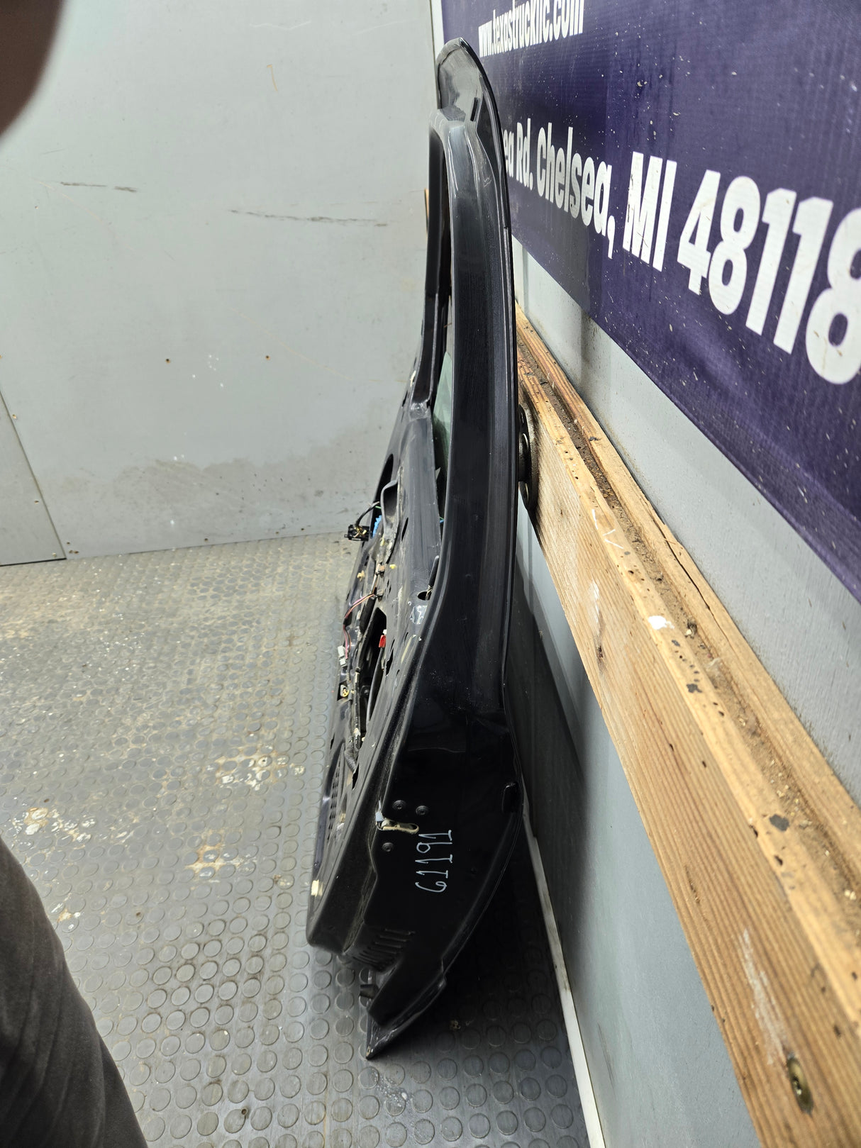 2003-2005 Ford Ranger Passenger Side Front Right Hand Door