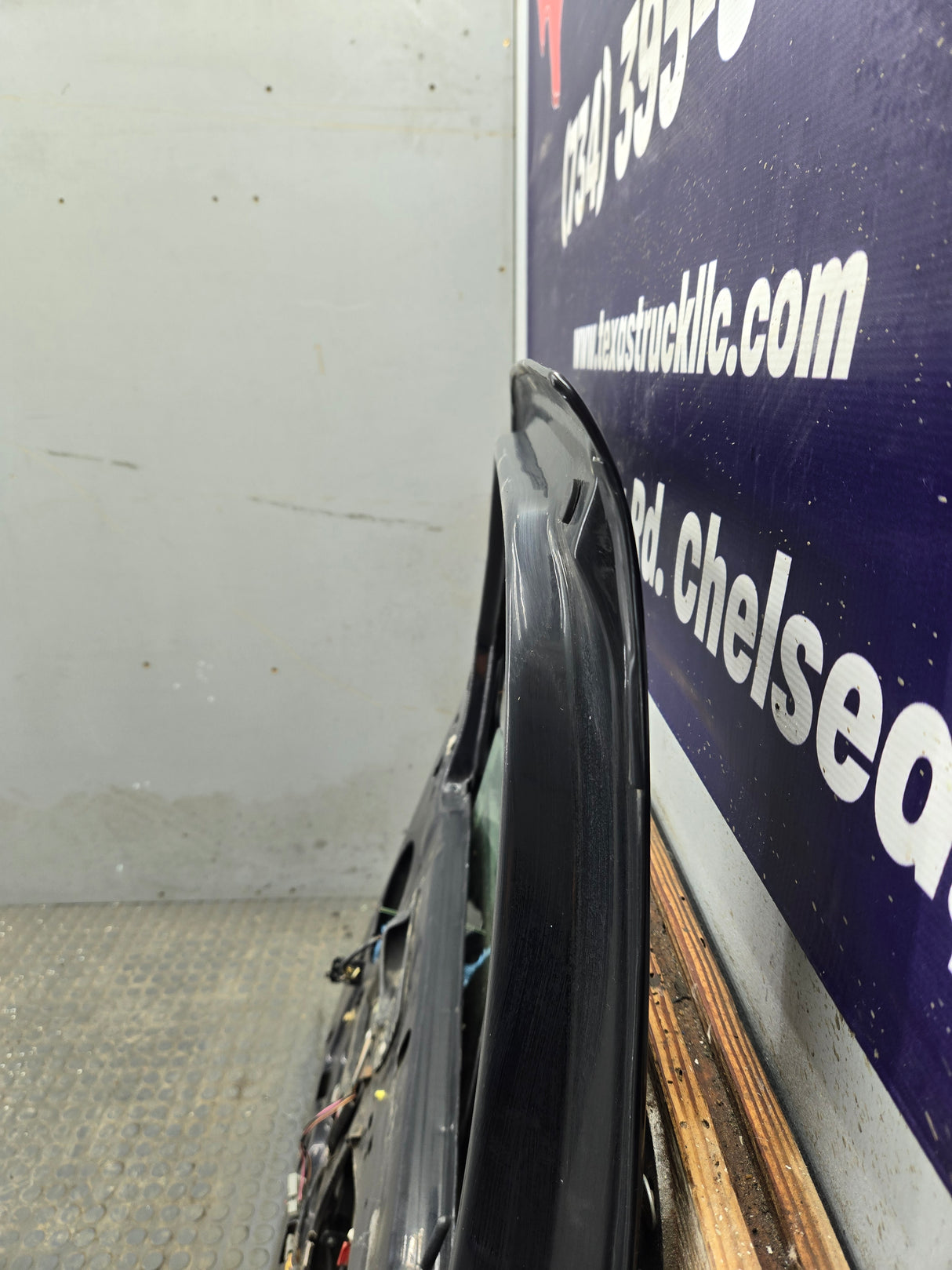 2003-2005 Ford Ranger Passenger Side Front Right Hand Door