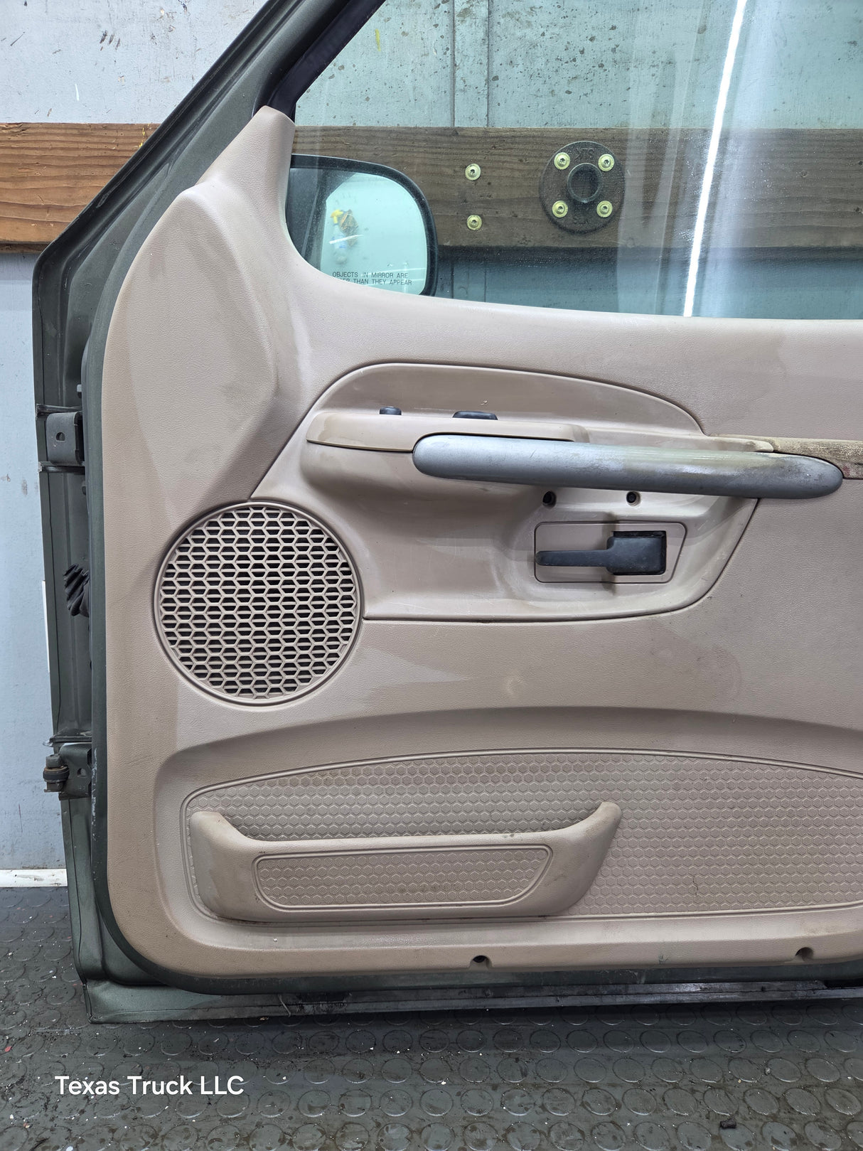2001-2005 Ford Explorer Sport Trac RH Front Passenger Side Door