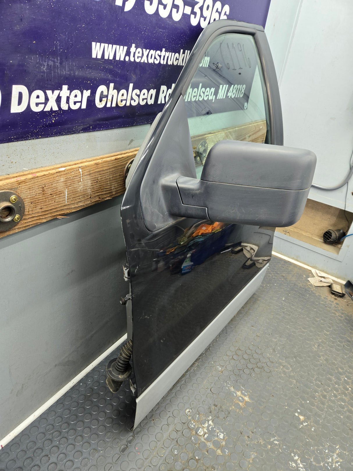 2004-2008 Ford F150 Driver Side Extended/Regular Cab Front Door LH