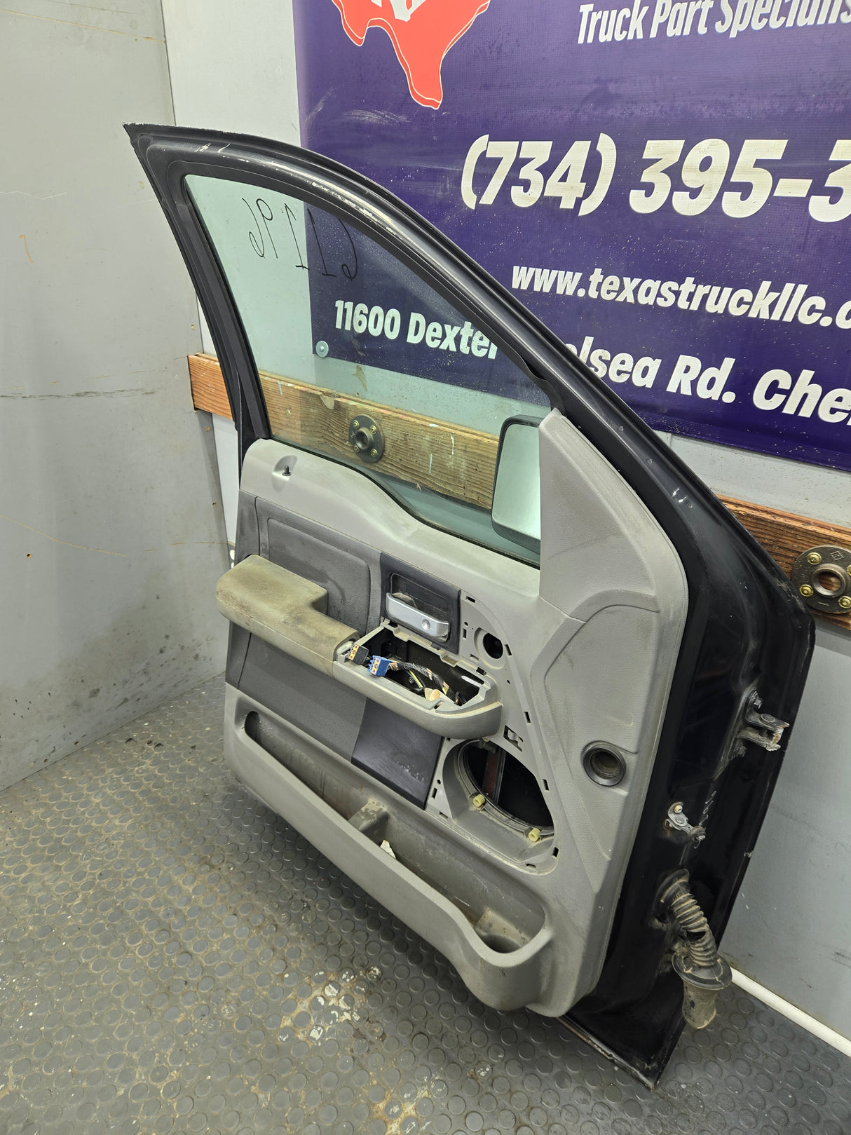 2004-2008 Ford F150 Driver Side Extended/Regular Cab Front Door LH