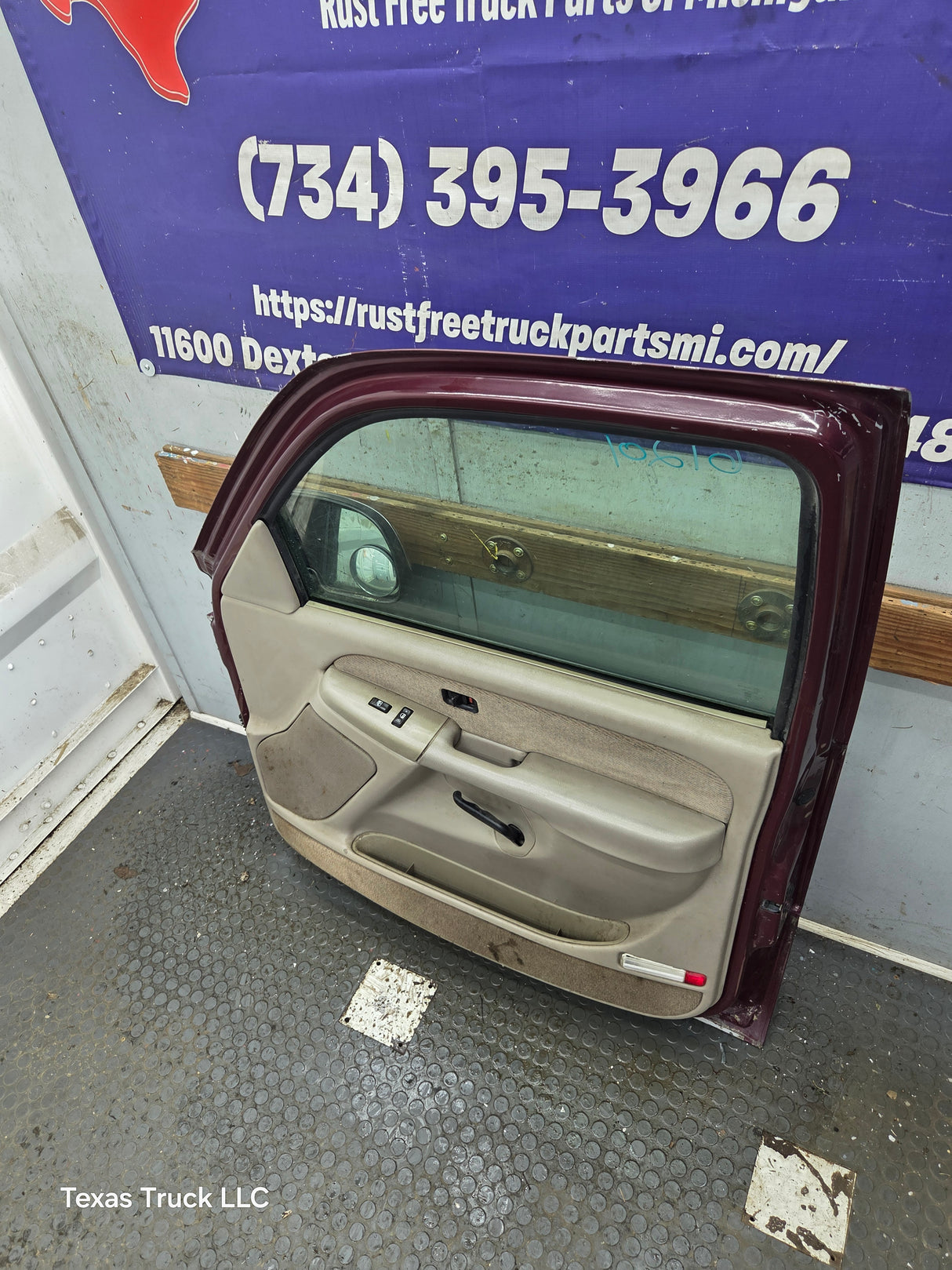 1999-2006 Chevrolet Silverado / GMC Sierra 1500 2500 3500 HD Front Passenger side Door RH