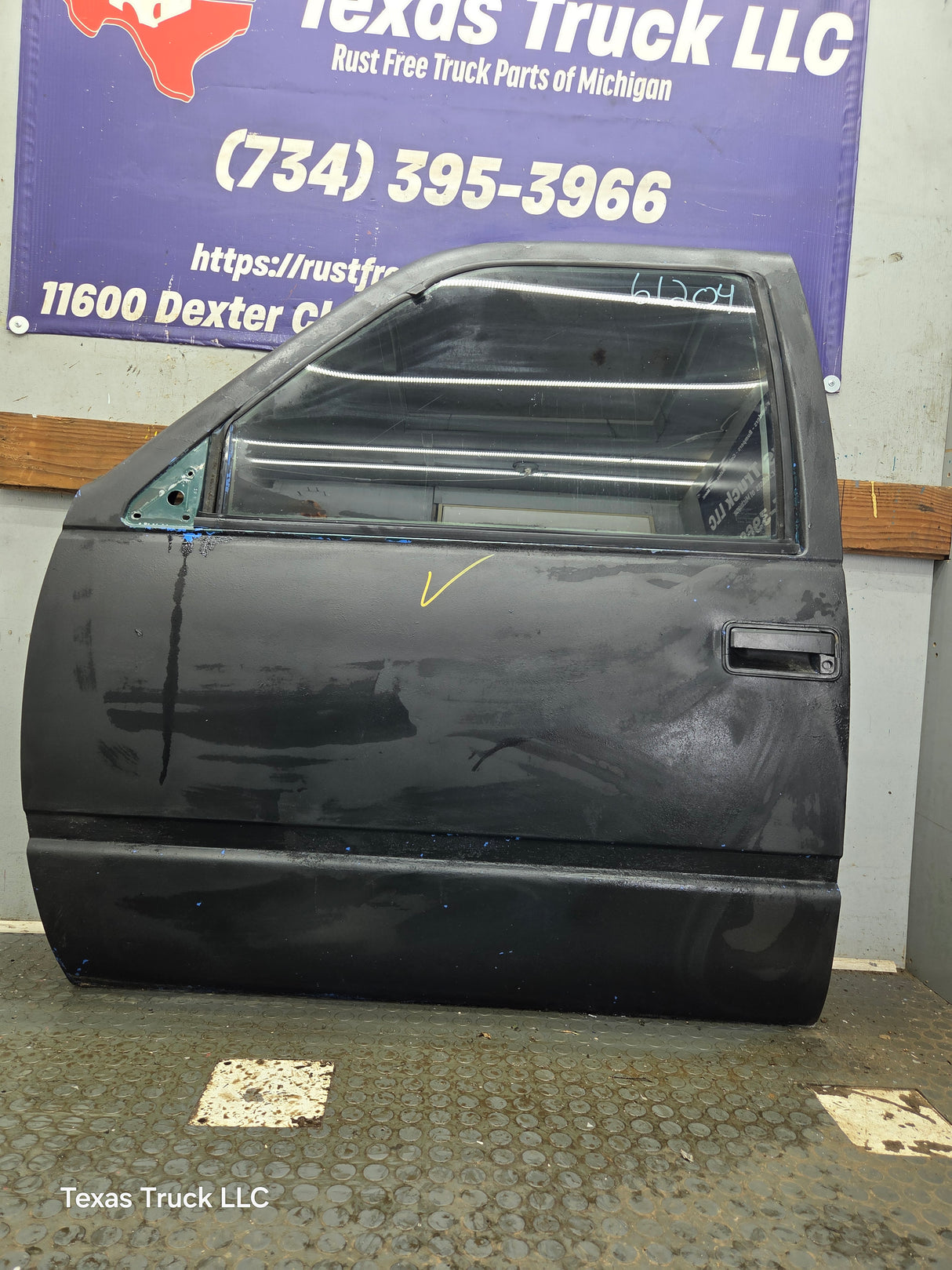 1988-2000 Chevrolet Silverado Suburban GMC Sierra LH Front Driver Side Door