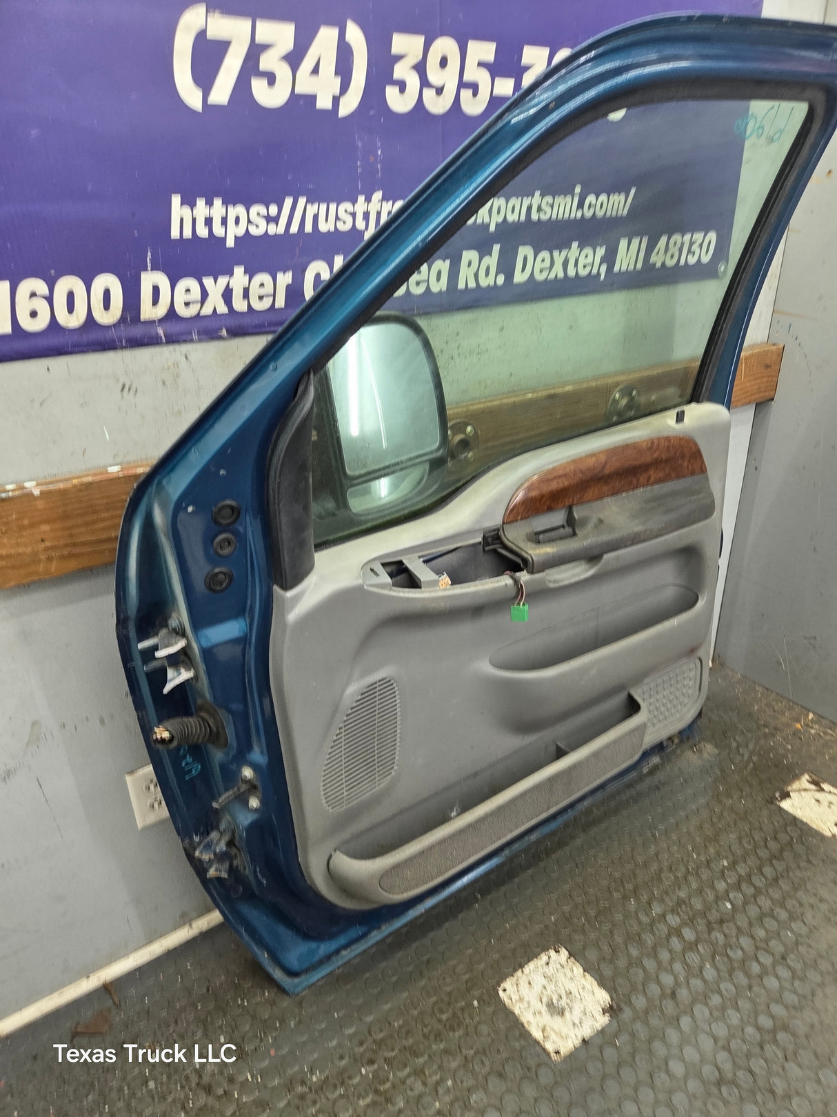 1999-2011 Ford Super Duty / Excursion Front Passenger RH Door F250 F350 F450 F550