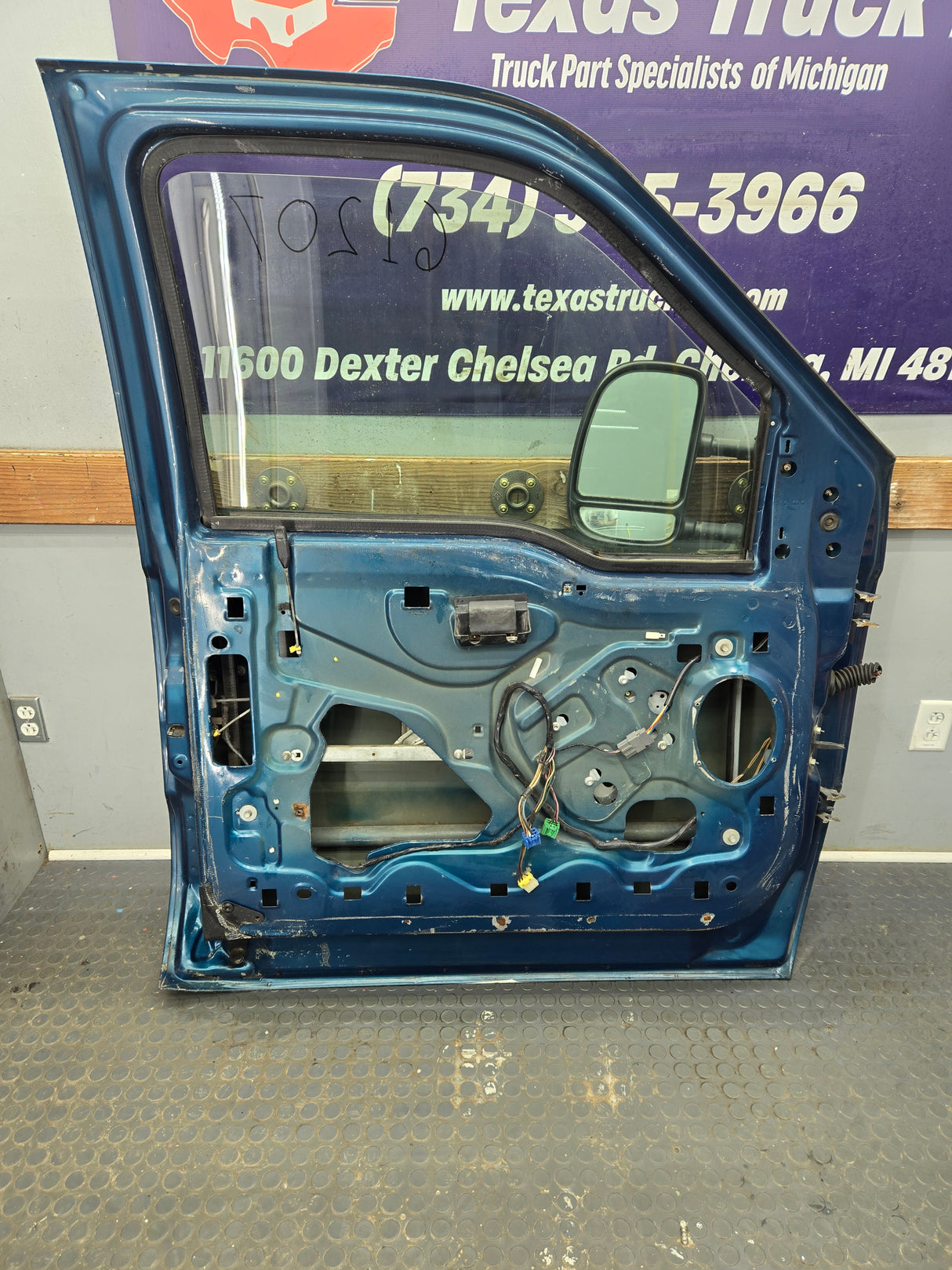 1999-2011 Ford Super Duty LH Driver Side Front Door F250 F350 F450 F550