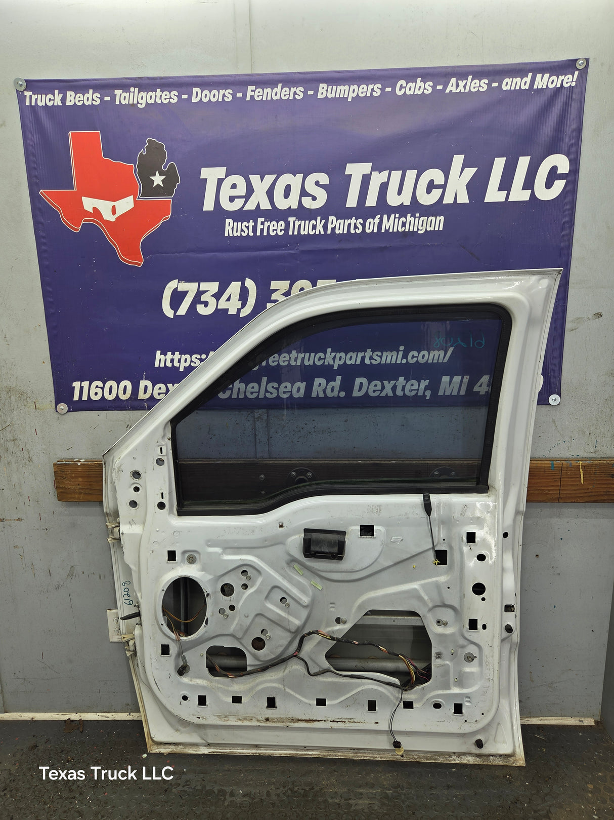 1999-2011 Ford Super Duty / Excursion Front Passenger RH Door F250 F350 F450 F550