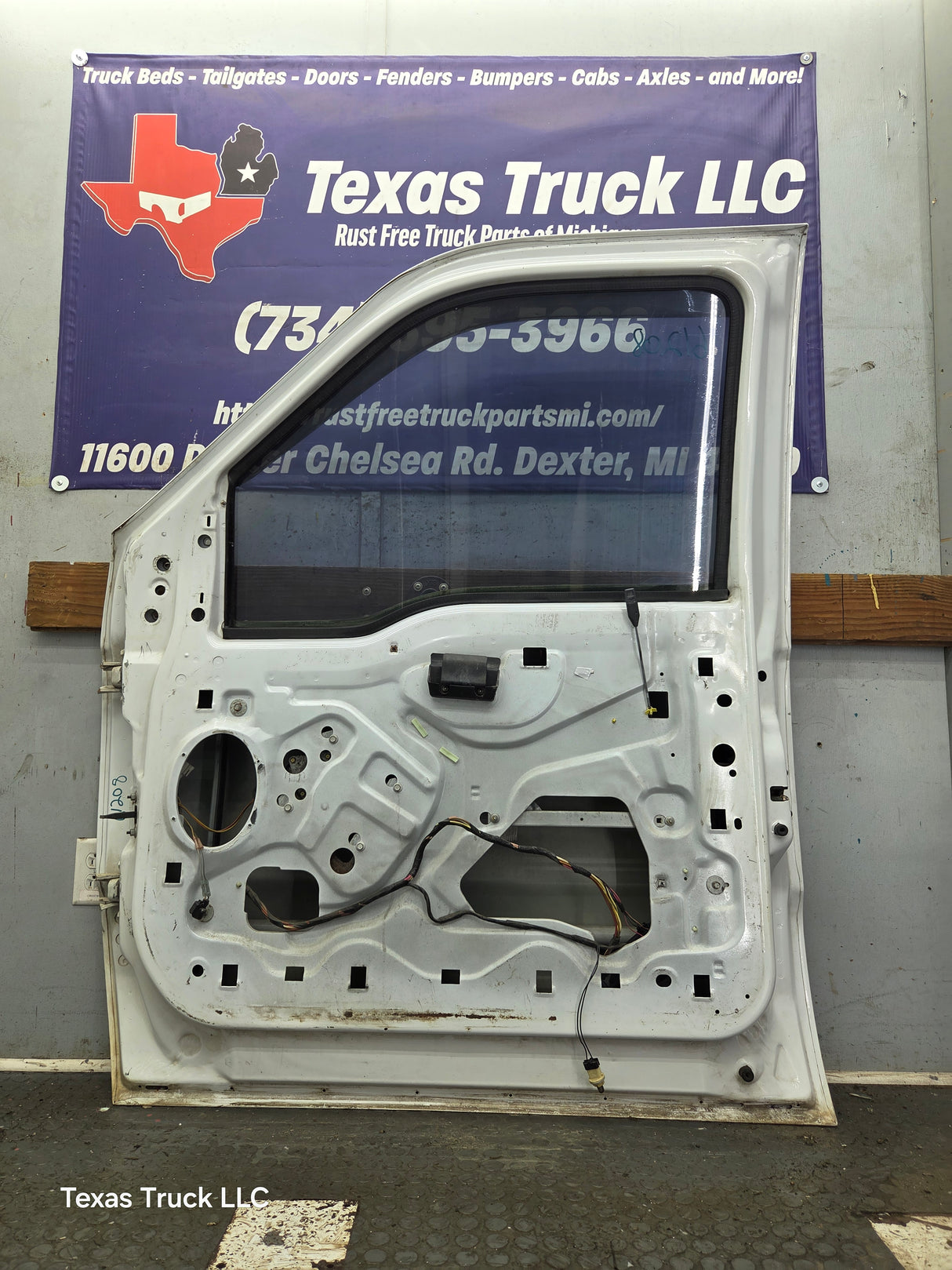 1999-2011 Ford Super Duty / Excursion Front Passenger RH Door F250 F350 F450 F550