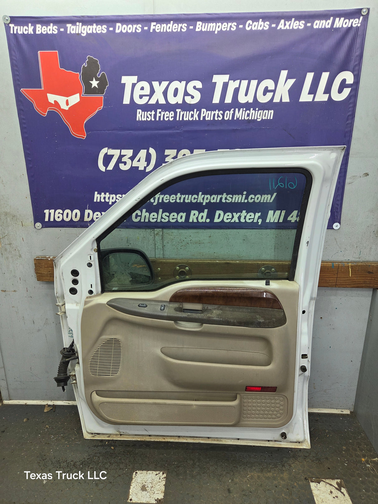 1999-2011 Ford Super Duty / Excursion Front Passenger RH Door F250 F350 F450 F550