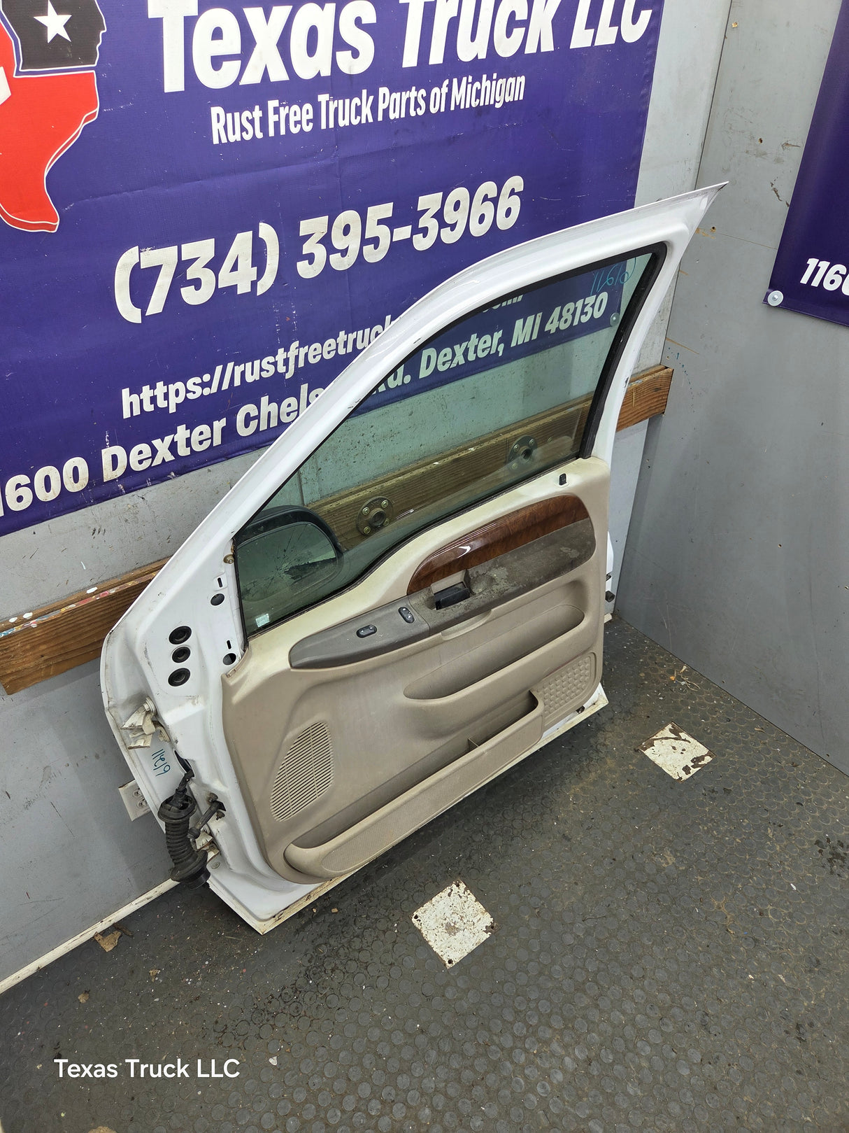 1999-2011 Ford Super Duty / Excursion Front Passenger RH Door F250 F350 F450 F550