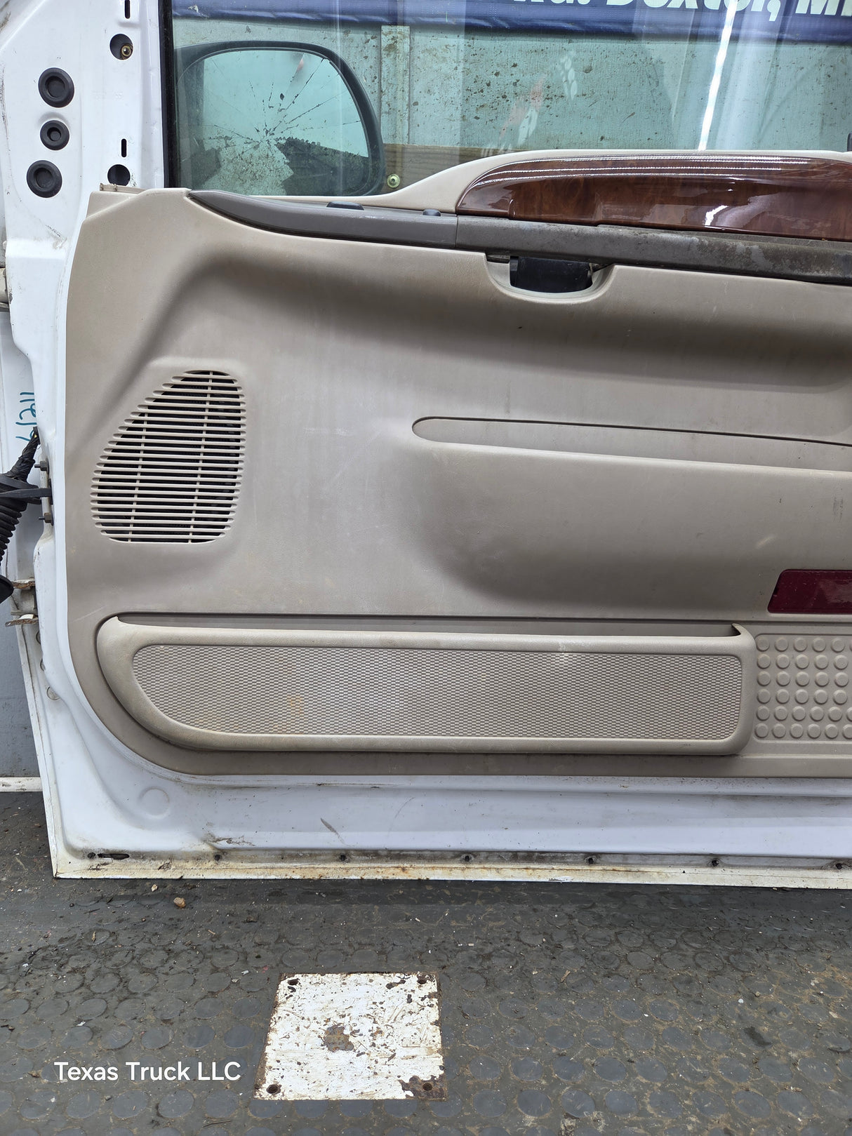 1999-2011 Ford Super Duty / Excursion Front Passenger RH Door F250 F350 F450 F550
