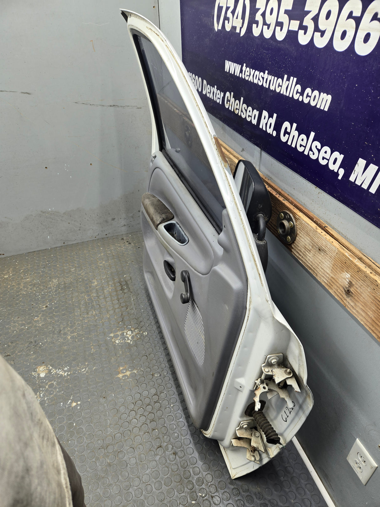 1994-2002 Dodge Ram 2nd Gen LH Driver Side Front Door Regular Cab / 2 Door Ext Cab 1500 2500 3500 ROUND CORNER