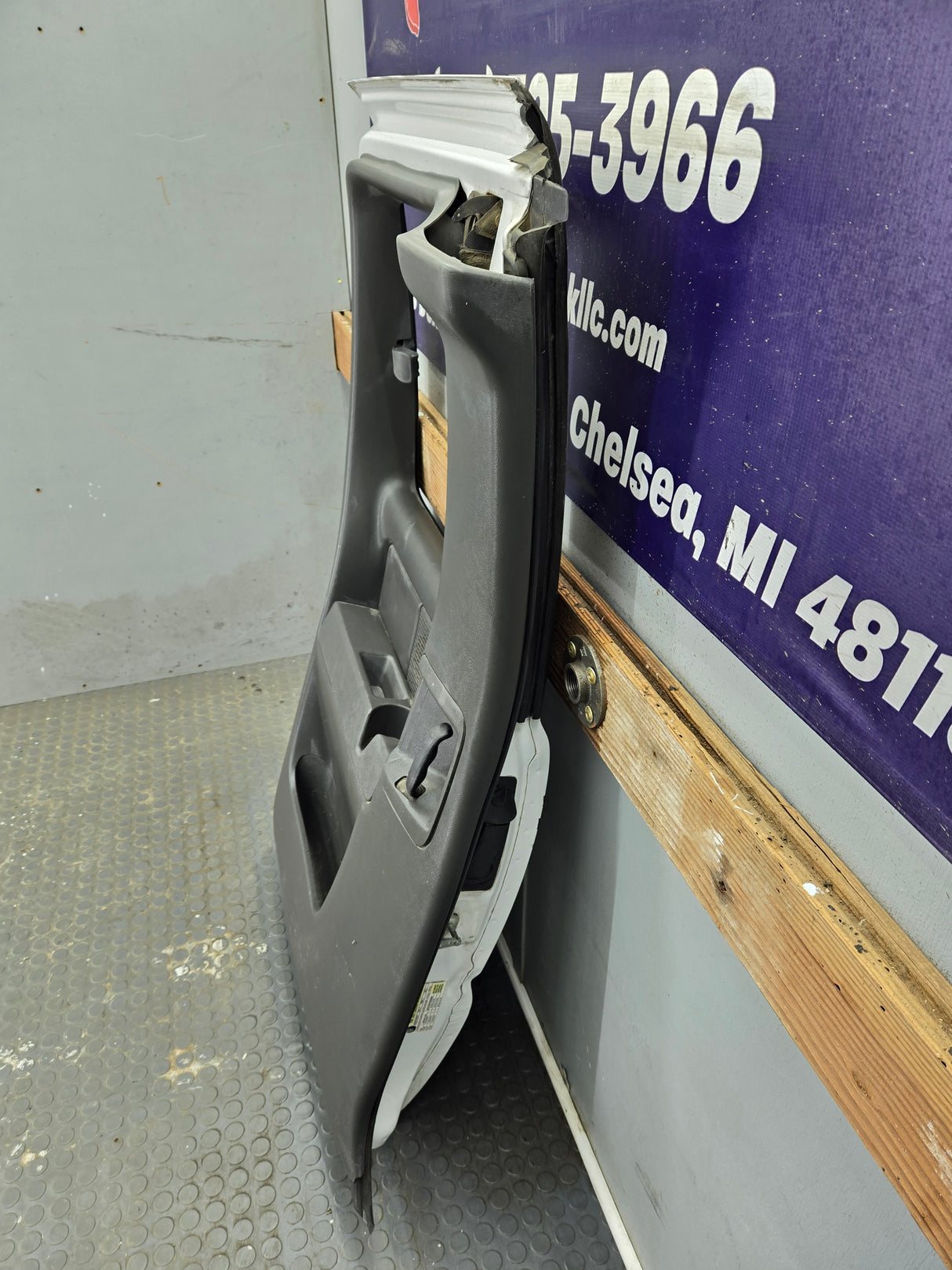 1999-2006 Chevrolet Silverado / GMC Sierra 1500 2500 3500 HD Rear Driver side Extended Cab Rear Door