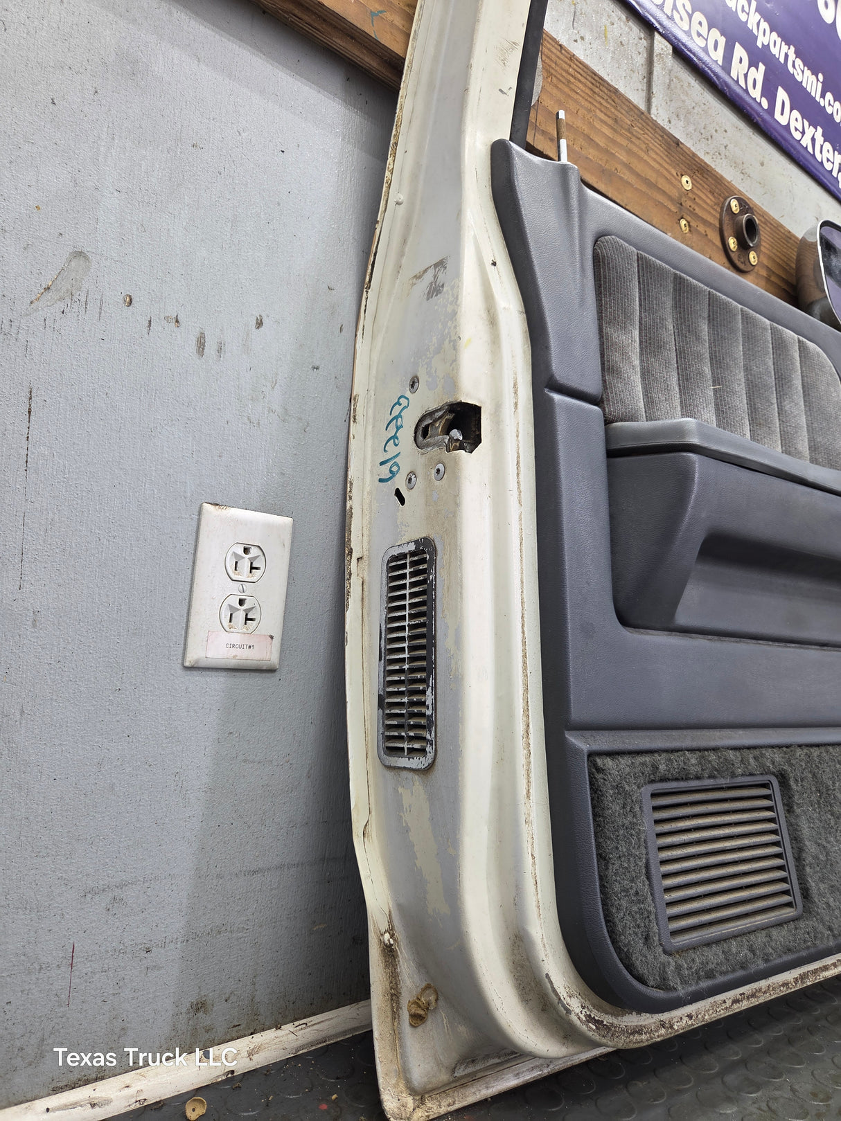 1992-1996 Dodge Dakota LH Driver Side Front Door