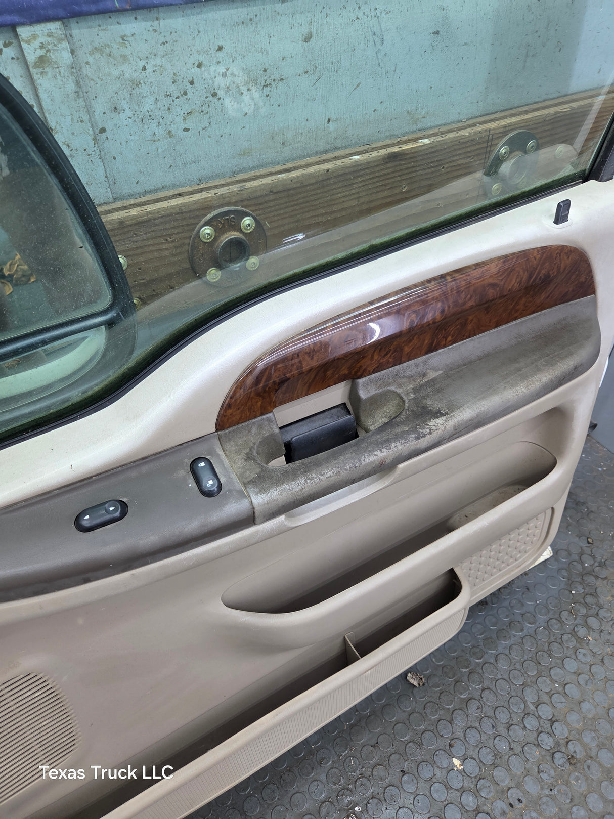 1999-2011 Ford Super Duty / Excursion Front Passenger RH Door F250 F350 F450 F550