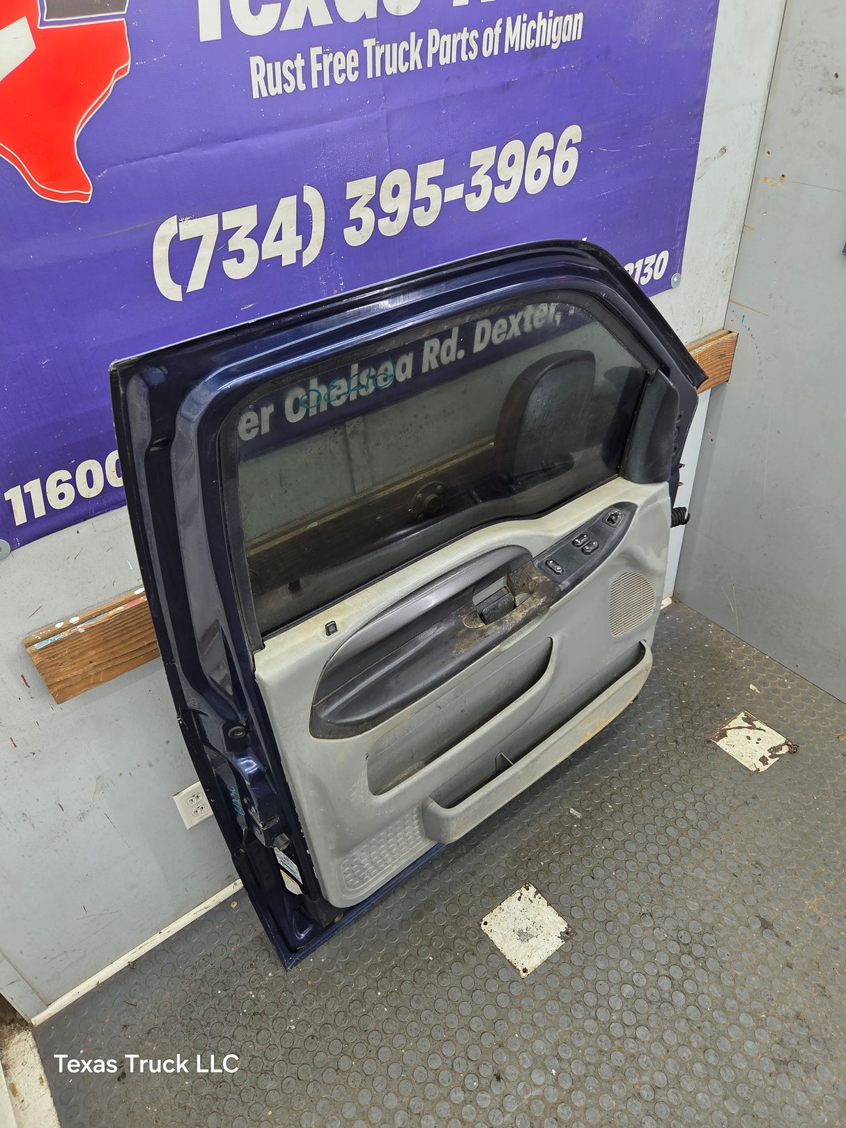 1999-2011 Ford Super Duty LH Driver Side Front Door F250 F350 F450 F550
