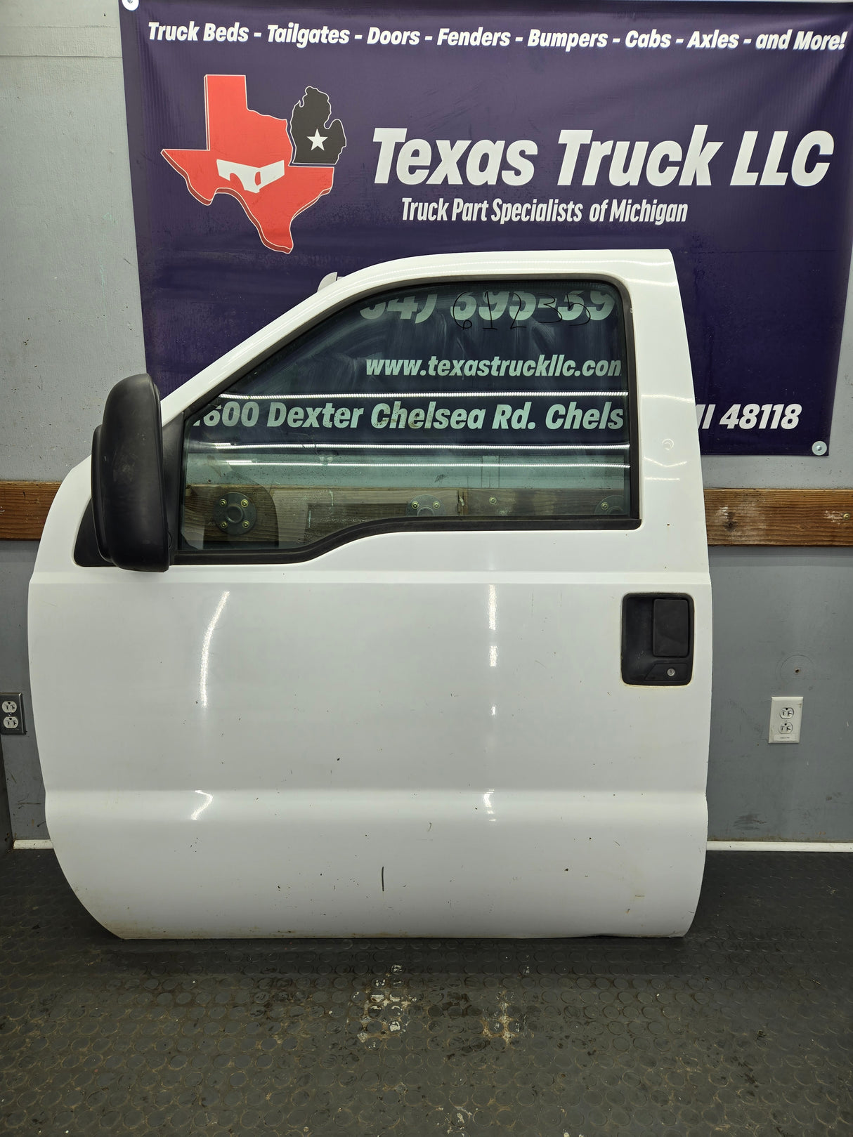 1999-2011 Ford Super Duty LH Driver Side Front Door F250 F350 F450 F550