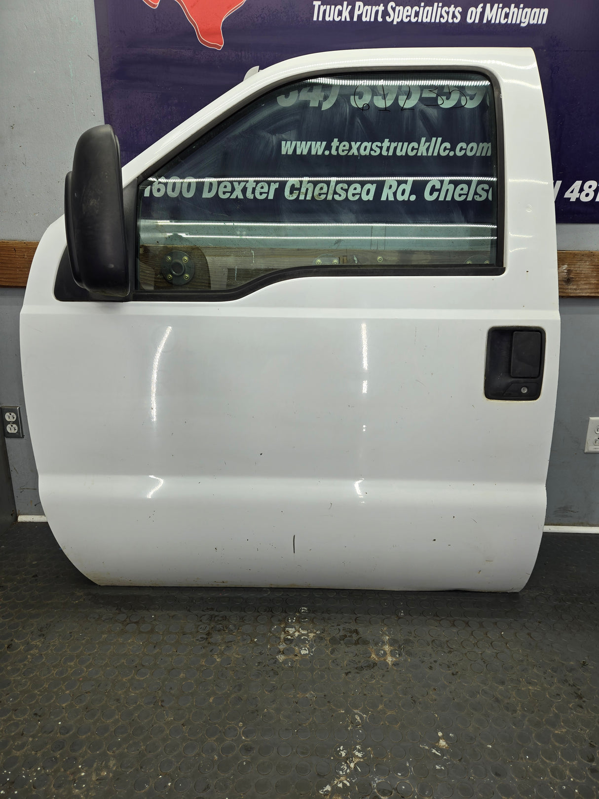 1999-2011 Ford Super Duty LH Driver Side Front Door F250 F350 F450 F550