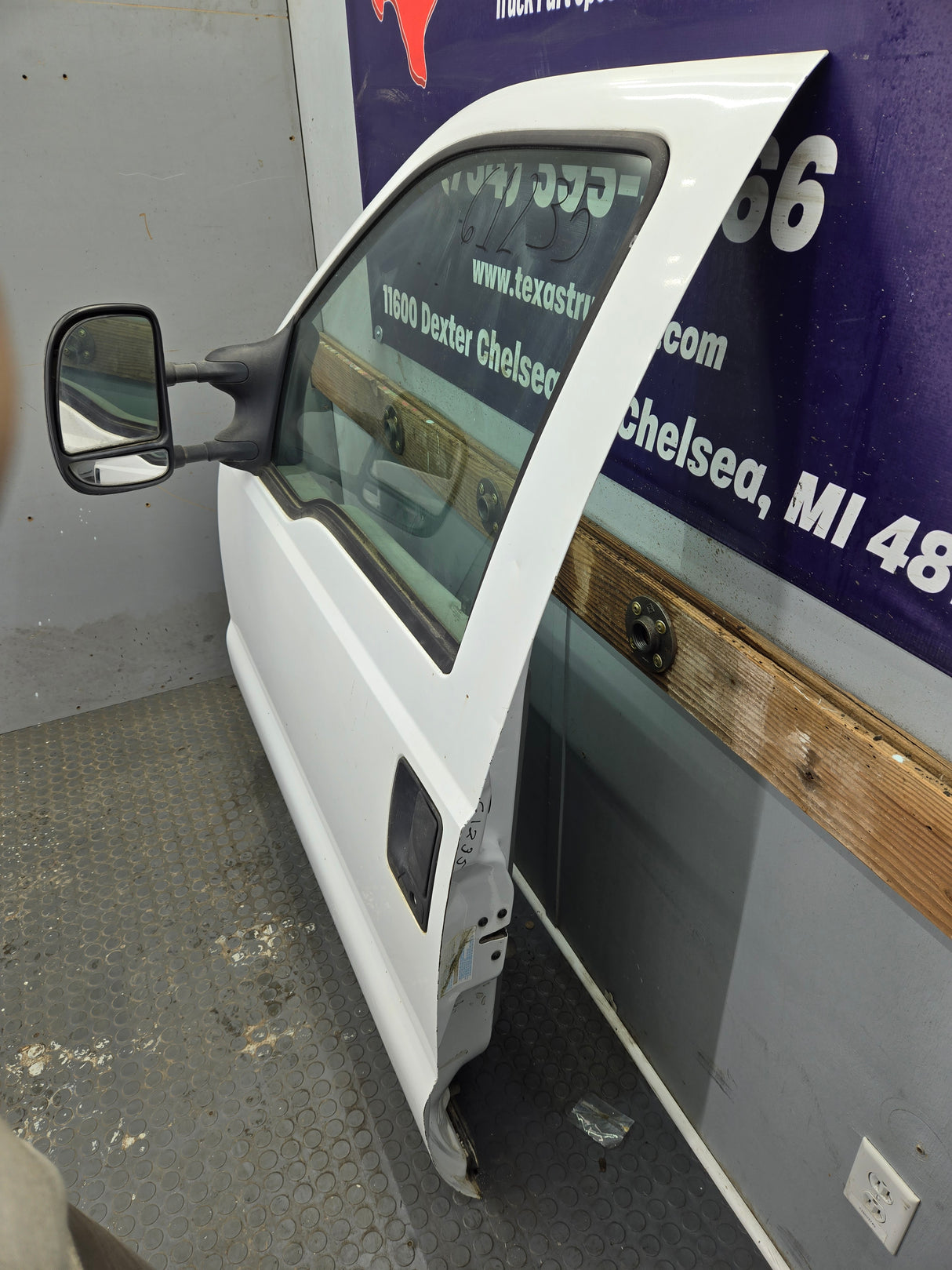 1999-2011 Ford Super Duty LH Driver Side Front Door F250 F350 F450 F550
