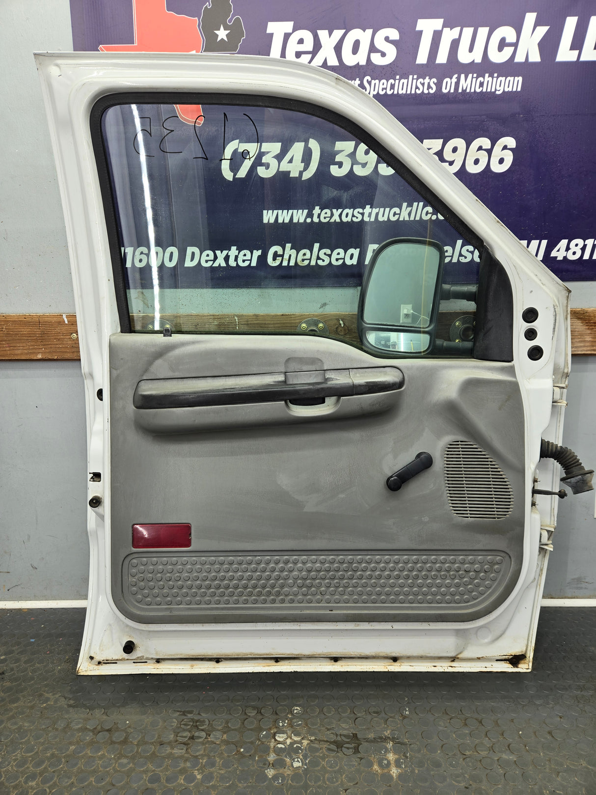 1999-2011 Ford Super Duty LH Driver Side Front Door F250 F350 F450 F550