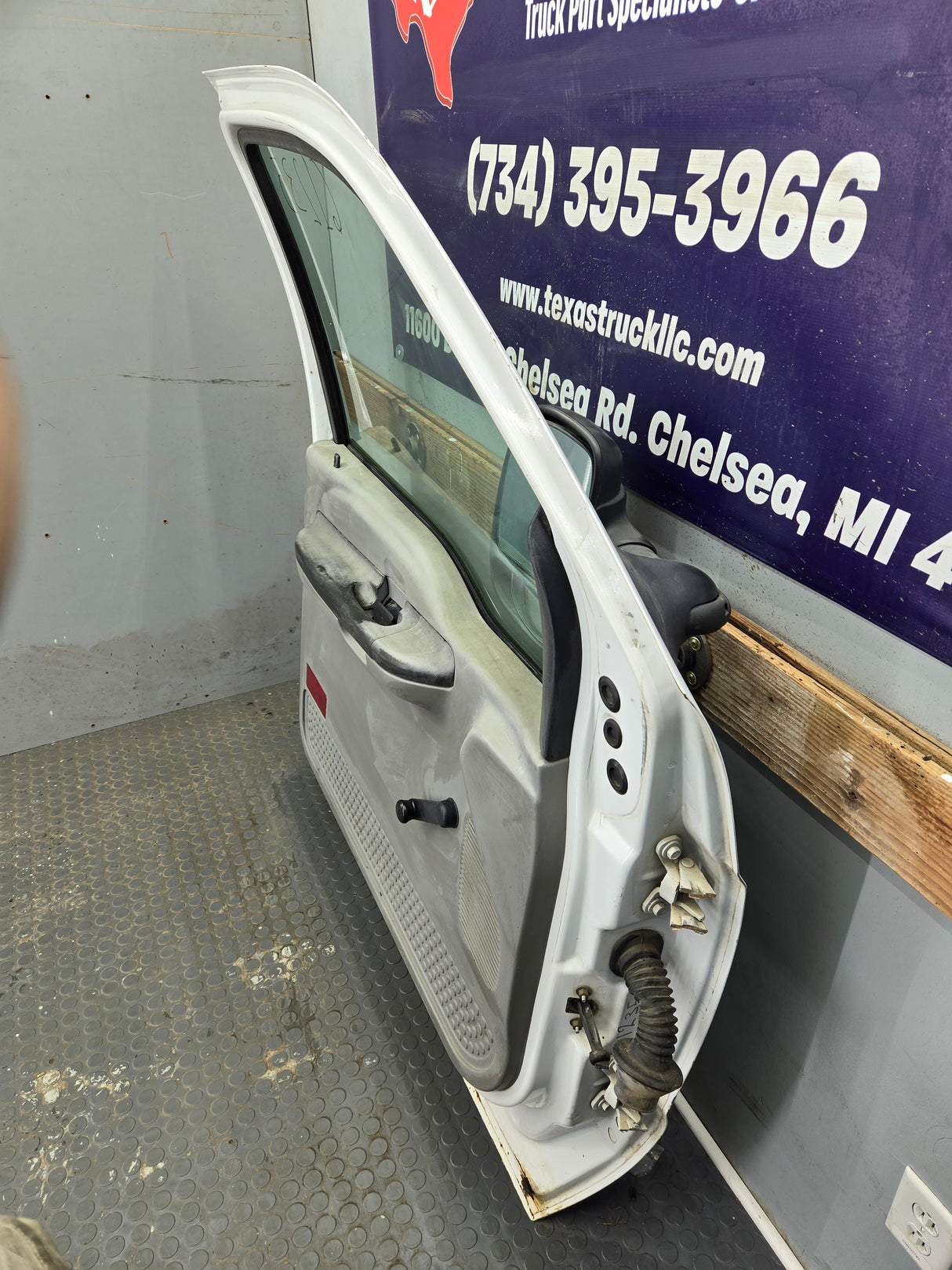 1999-2011 Ford Super Duty LH Driver Side Front Door F250 F350 F450 F550