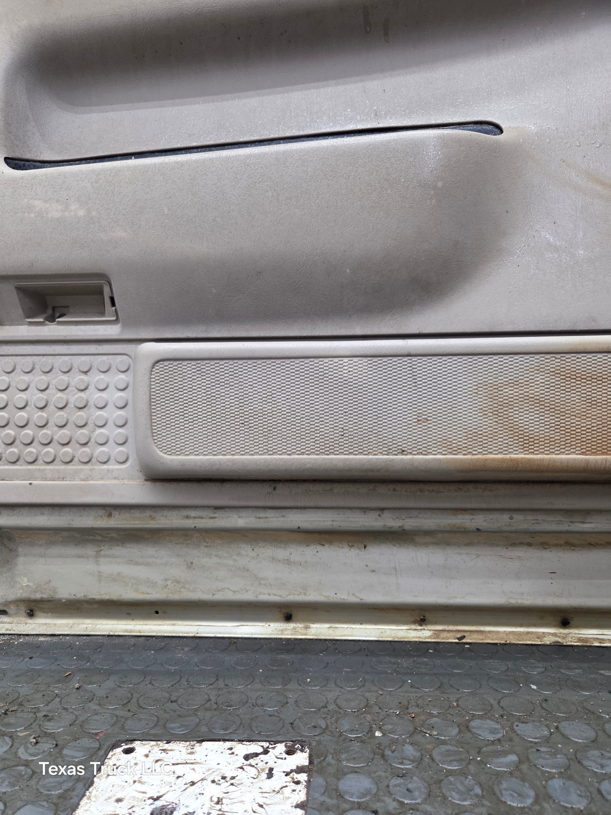 1999-2011 Ford Super Duty LH Driver Side Front Door F250 F350 F450 F550