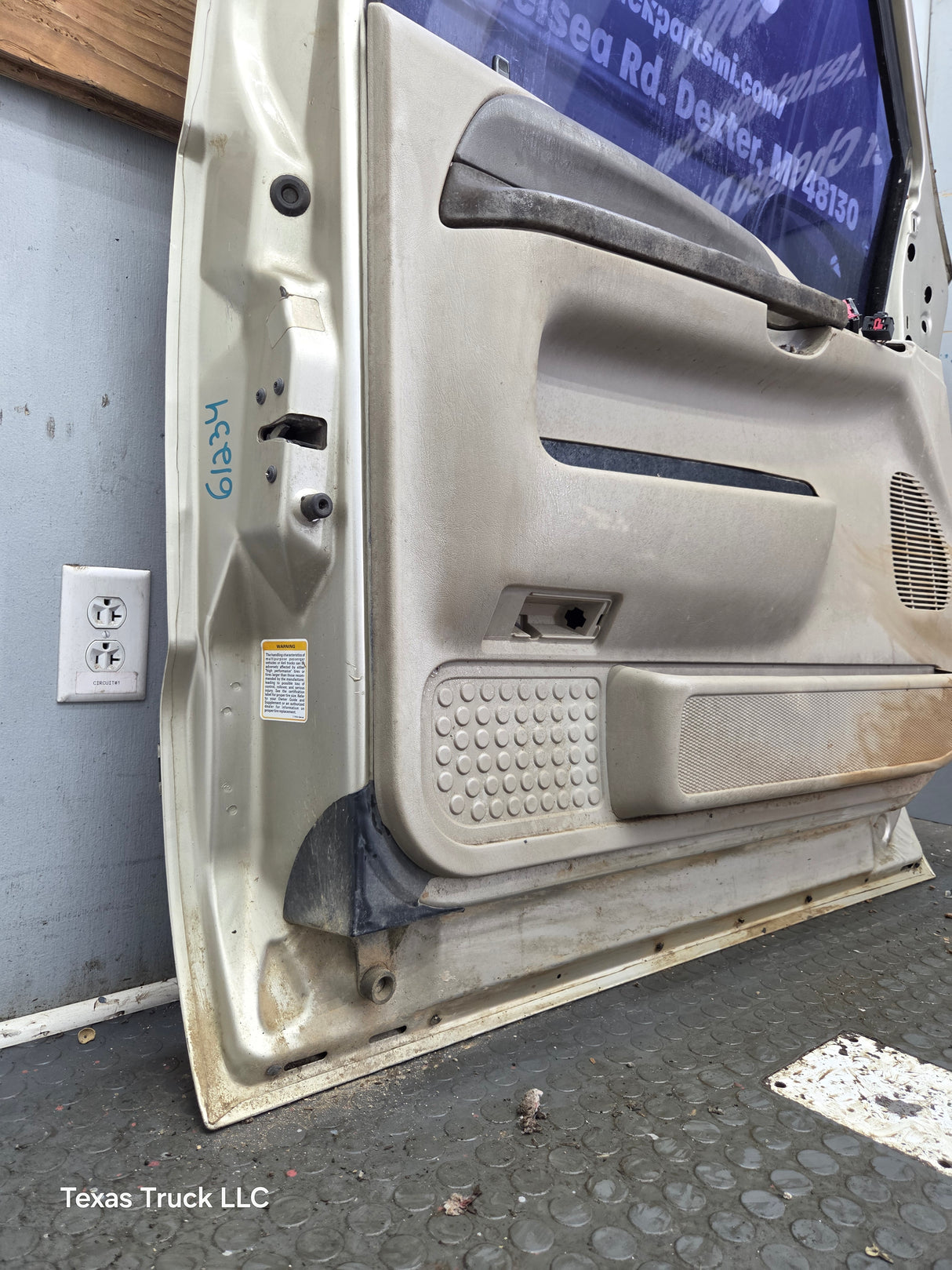 1999-2011 Ford Super Duty LH Driver Side Front Door F250 F350 F450 F550