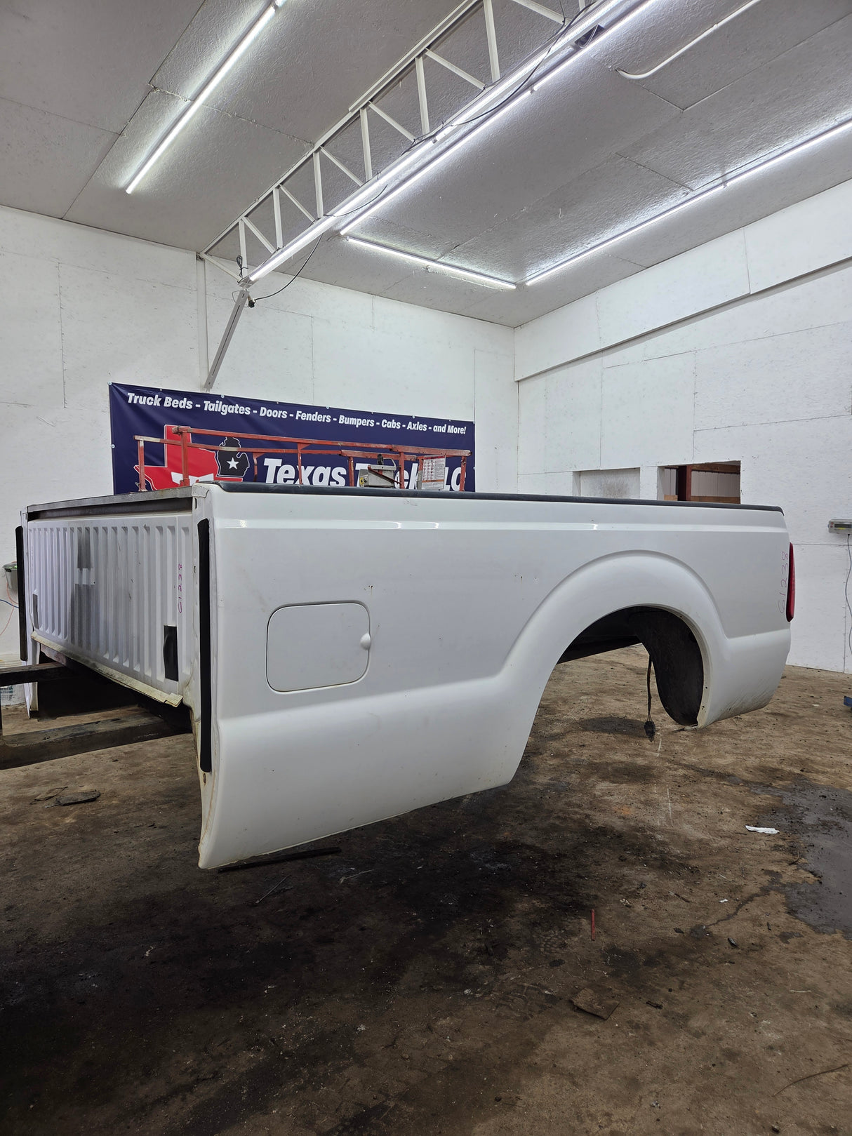2011-2016 Ford F250 F350 Super Duty 8' Long Truck Bed - Oxford White