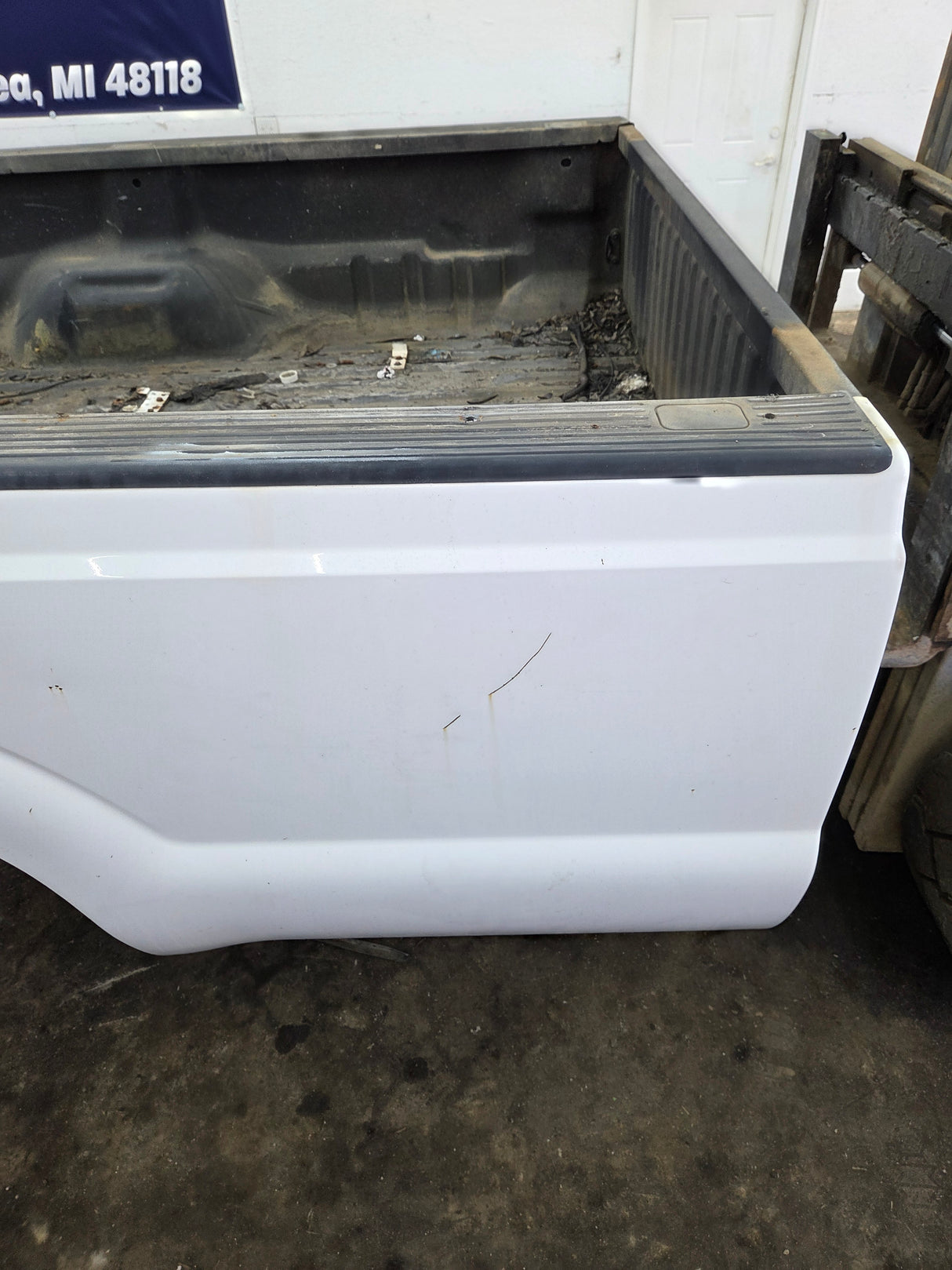 2011-2016 Ford F250 F350 Super Duty 8' Long Truck Bed - Oxford White