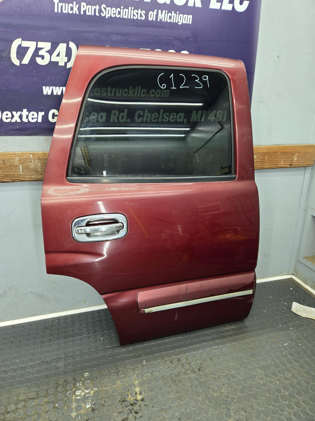 2001-2006 Chevrolet Tahoe / GMC Yukon 1500 2500HD Rear Passenger Side Rear Door RH