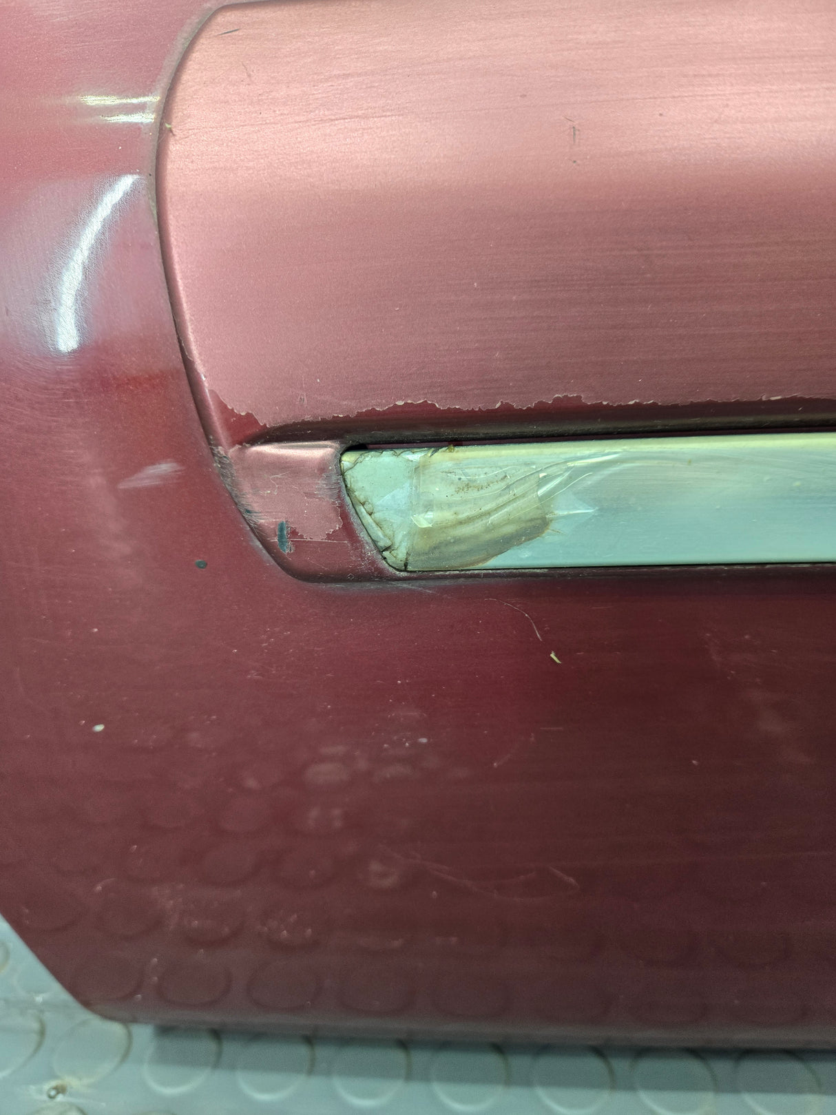 2001-2006 Chevrolet Tahoe / GMC Yukon 1500 2500HD Rear Passenger Side Rear Door RH