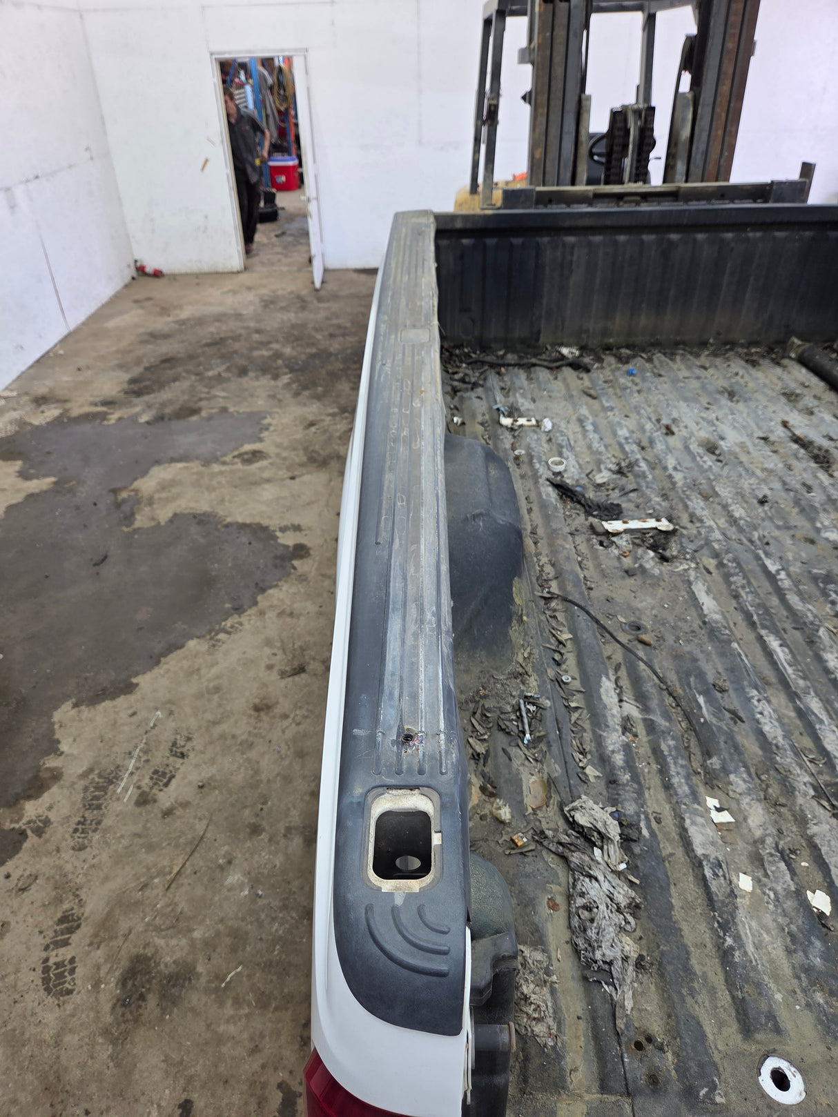2011-2016 Ford F250 F350 Super Duty 8' Long Truck Bed - Oxford White