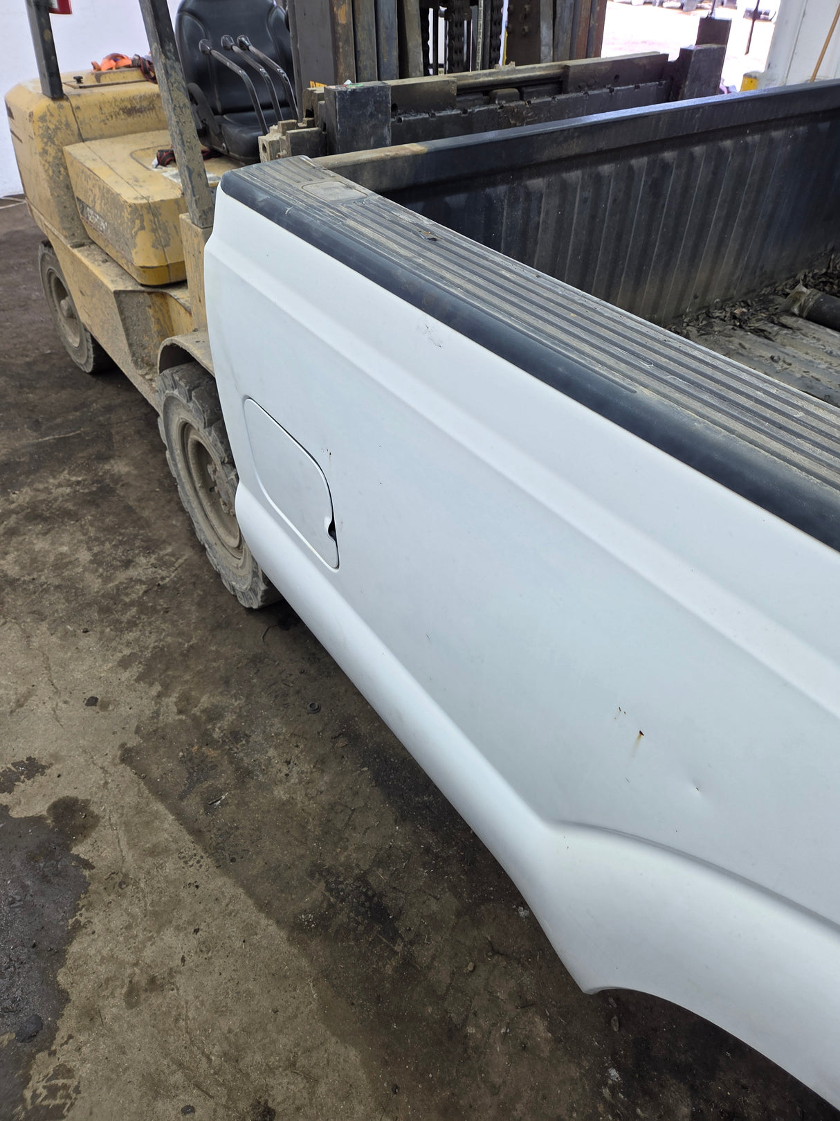 2011-2016 Ford F250 F350 Super Duty 8' Long Truck Bed - Oxford White