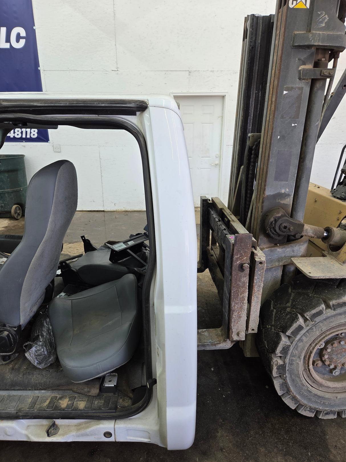 2011-2016 Ford F250 F350 F450 F550 Super Duty Extended Cab - Oxford White