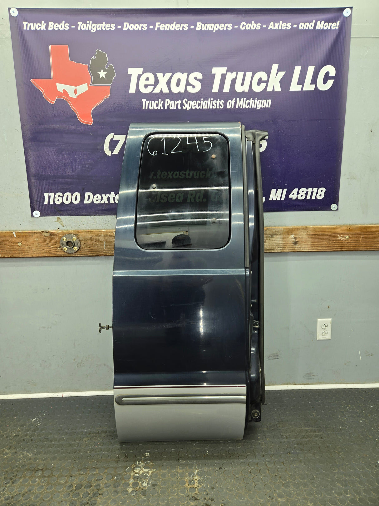 1999-2007 Ford Super Duty F250 F350 F450 F550 RH Extended Cab Passenger Rear Door