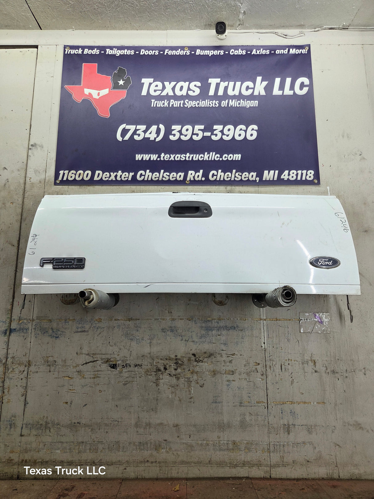 1997-2003 F150 / 1999-2007 Ford F250 F350 F450 F550 Super Duty Tailgate