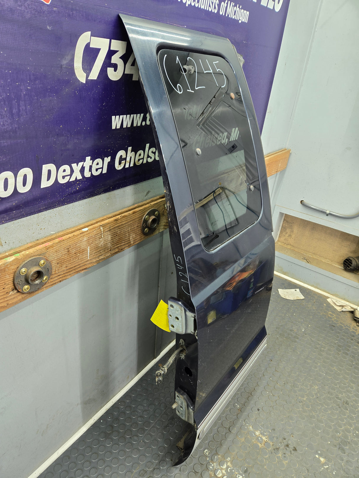 1999-2007 Ford Super Duty F250 F350 F450 F550 RH Extended Cab Passenger Rear Door