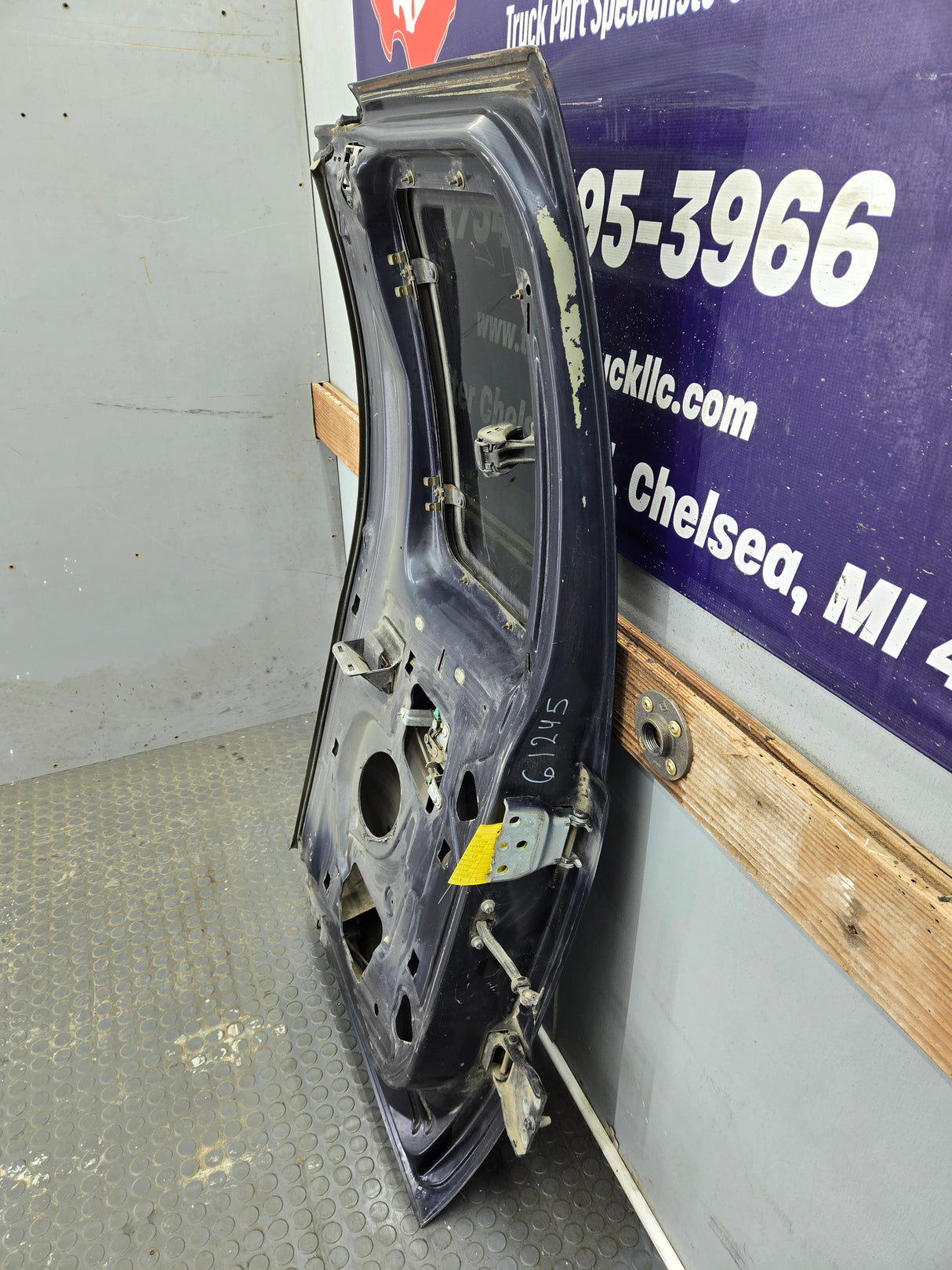 1999-2007 Ford Super Duty F250 F350 F450 F550 RH Extended Cab Passenger Rear Door