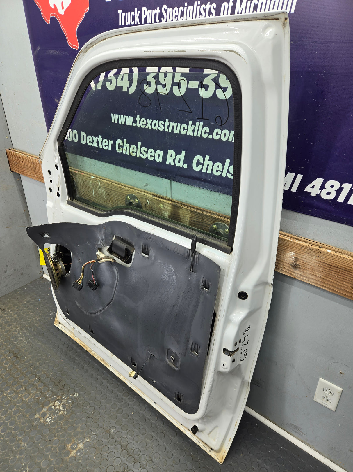 1999-2011 Ford Super Duty / Excursion Front Passenger Side RH Door F250 F350 F450 F550