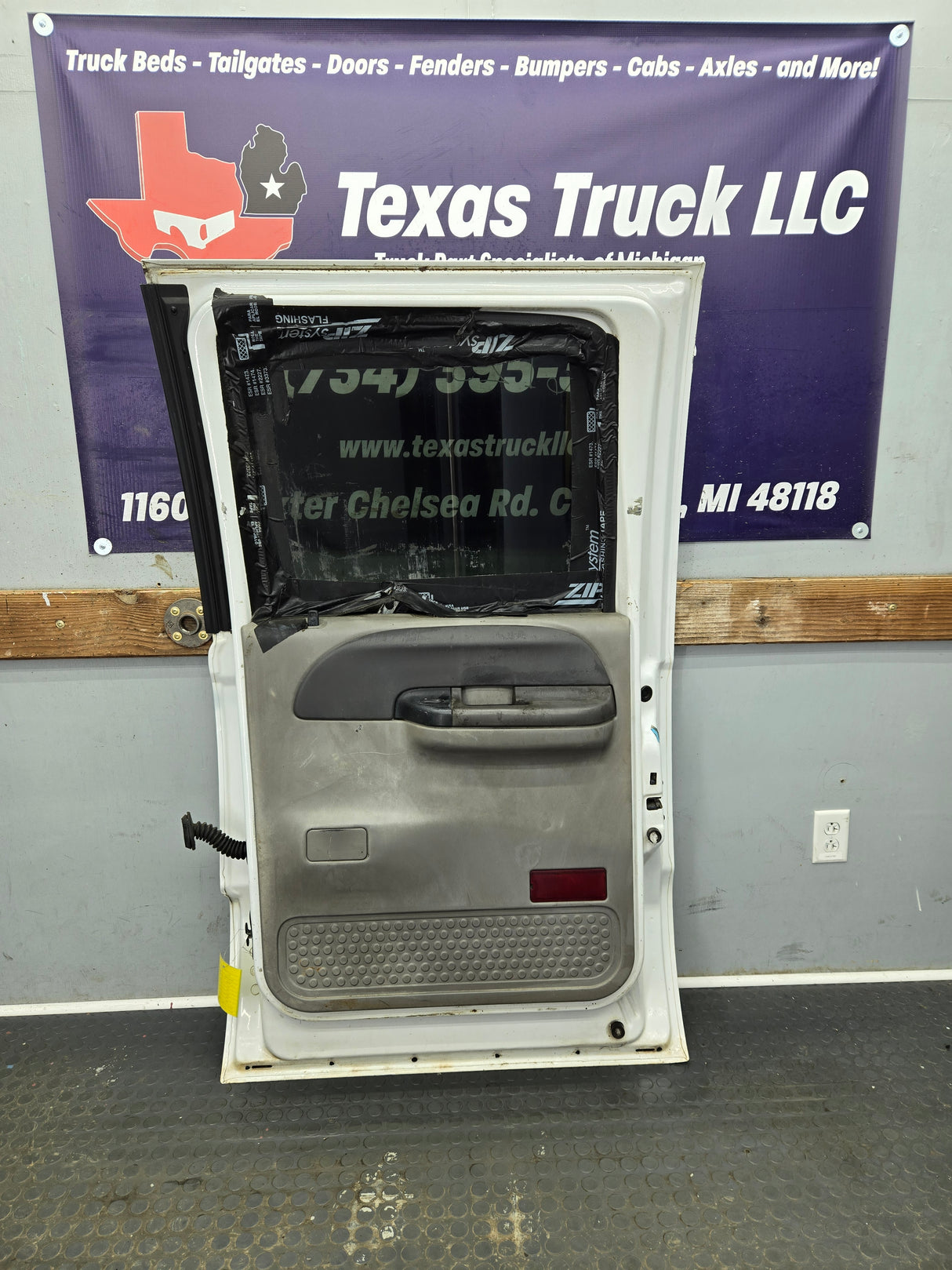 1999-2011 Ford Super Duty F250 F350 F450 F550 RH Crew Cab Passenger Side Rear Door