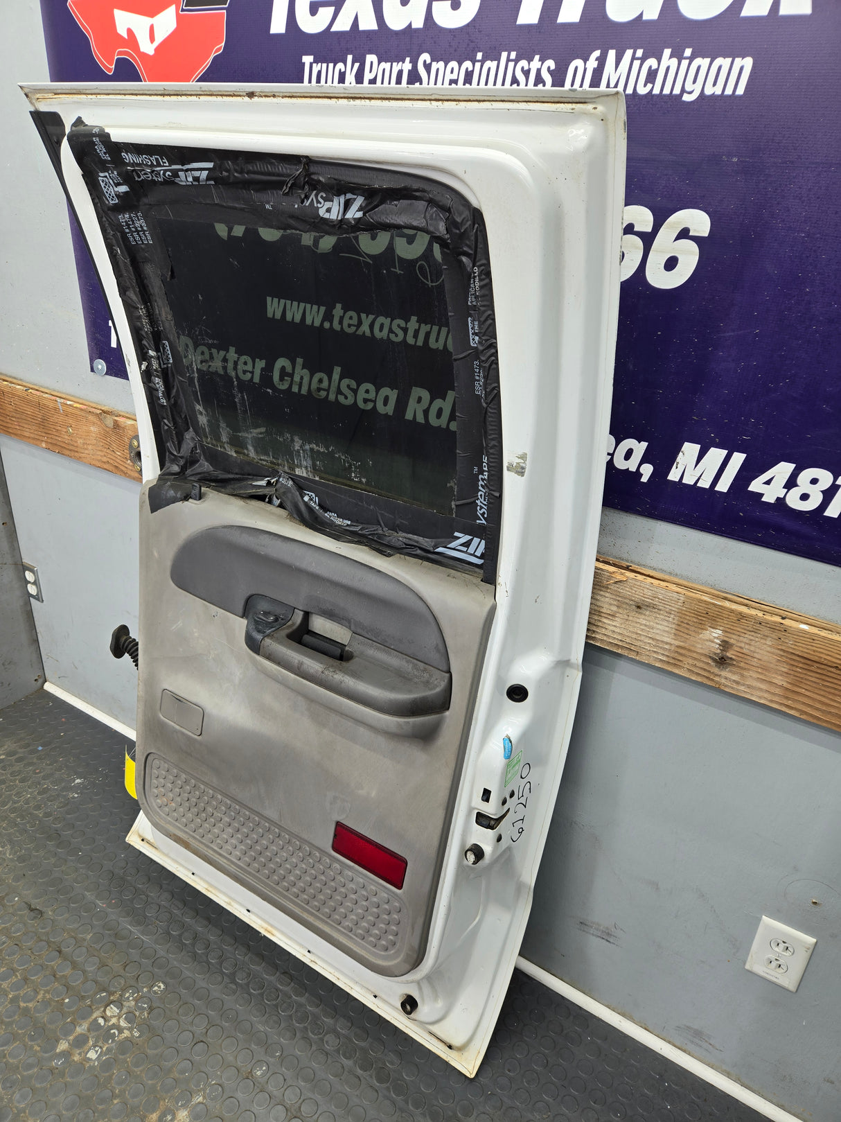 1999-2011 Ford Super Duty F250 F350 F450 F550 RH Crew Cab Passenger Side Rear Door