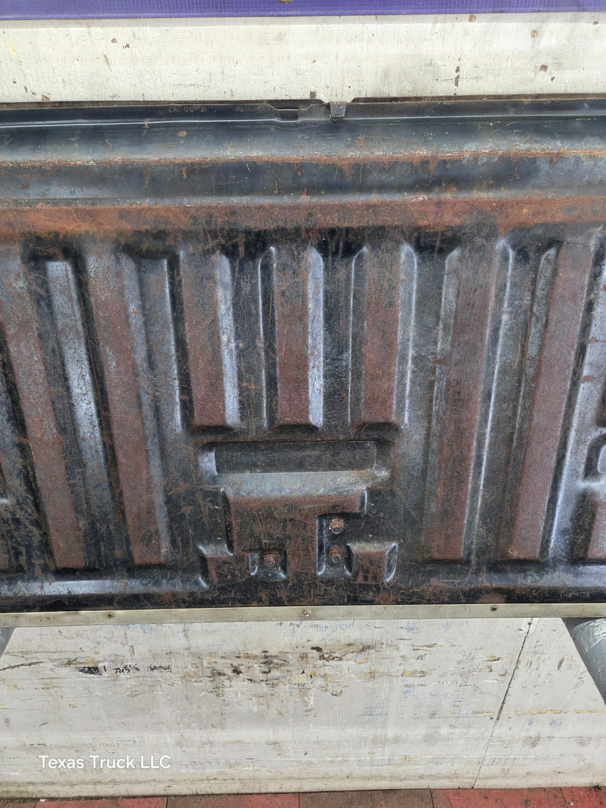 1980-1997 Bullnose / Bricknose / OBS Ford F100 F150 F250 F350 Tailgate *DAMAGE