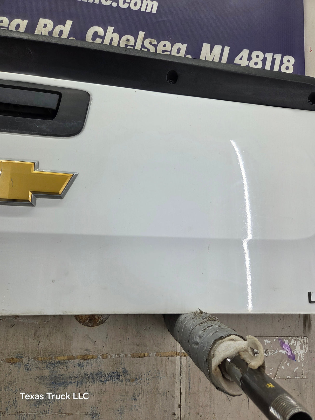 2007-2013 Chevrolet Silverado / GMC Sierra 1500 2500 3500 HD Tailgate