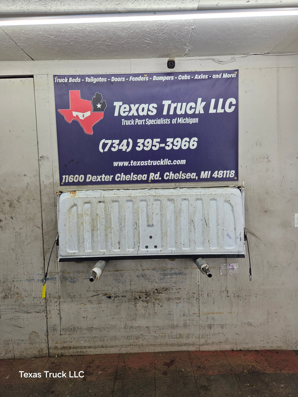 2007-2013 Chevrolet Silverado / GMC Sierra 1500 2500 3500 HD Tailgate