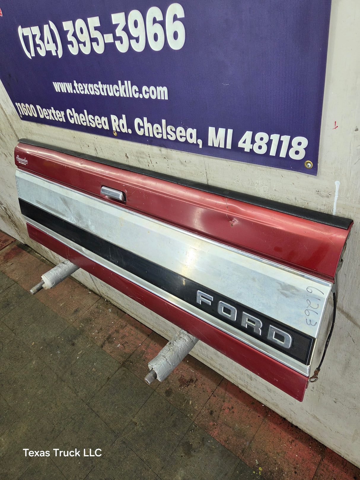 1980-1986 Bullnose / Bricknose / OBS Ford F100 F150 F250 F350 Tailgate