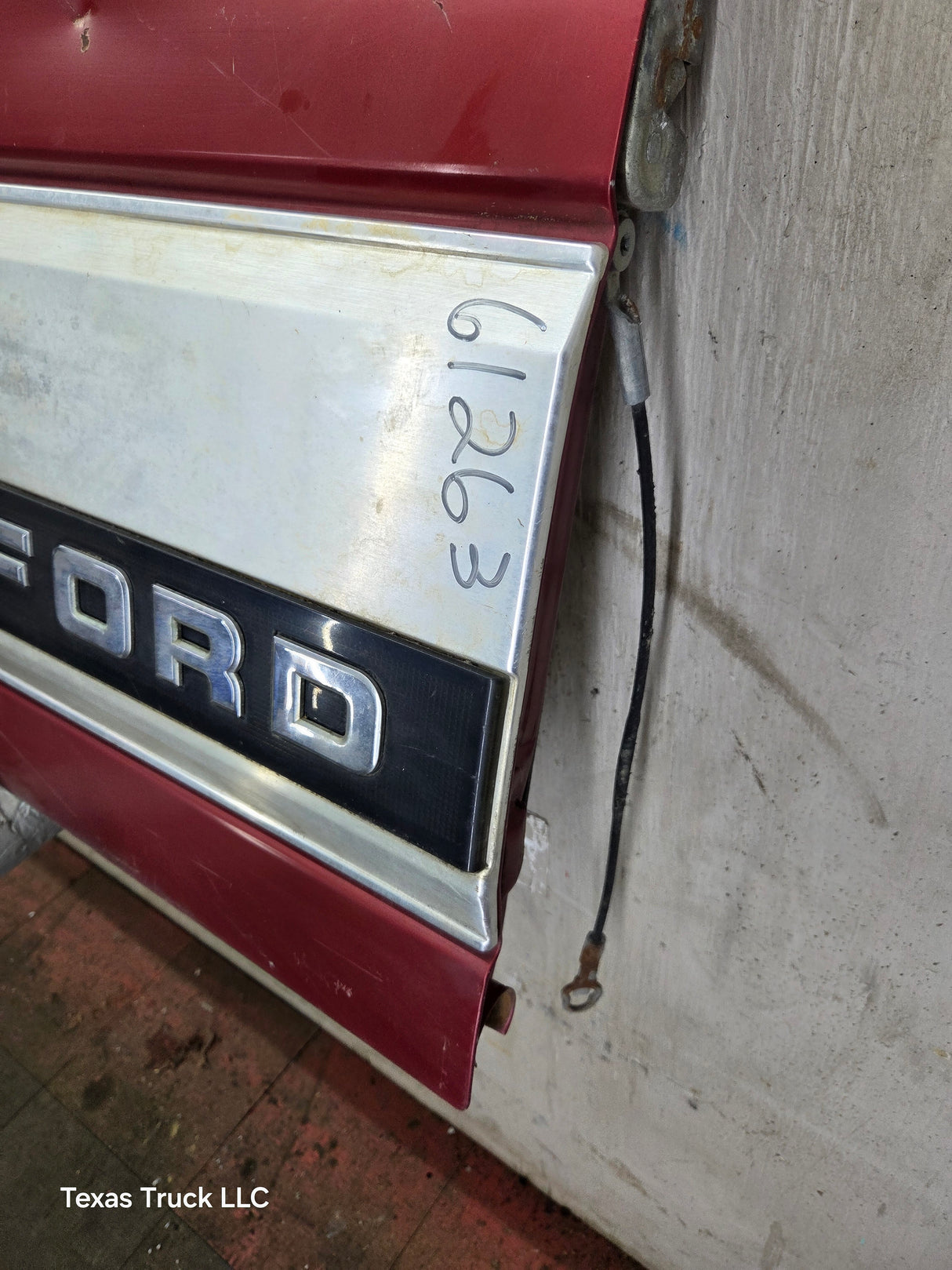 1980-1986 Bullnose / Bricknose / OBS Ford F100 F150 F250 F350 Tailgate